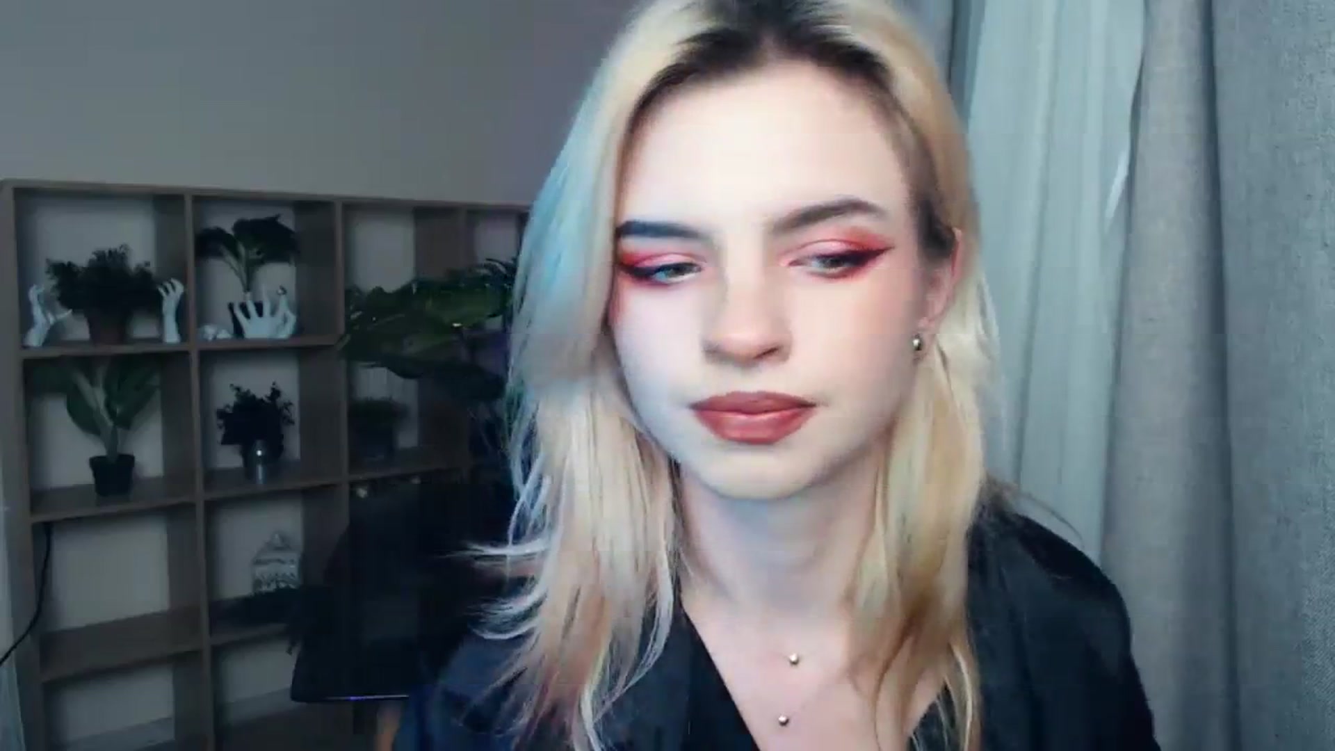 Gallery image thumbnail from Erineys's myfreecams stream on, 11/16/2023, 15:33 image 15 of 20