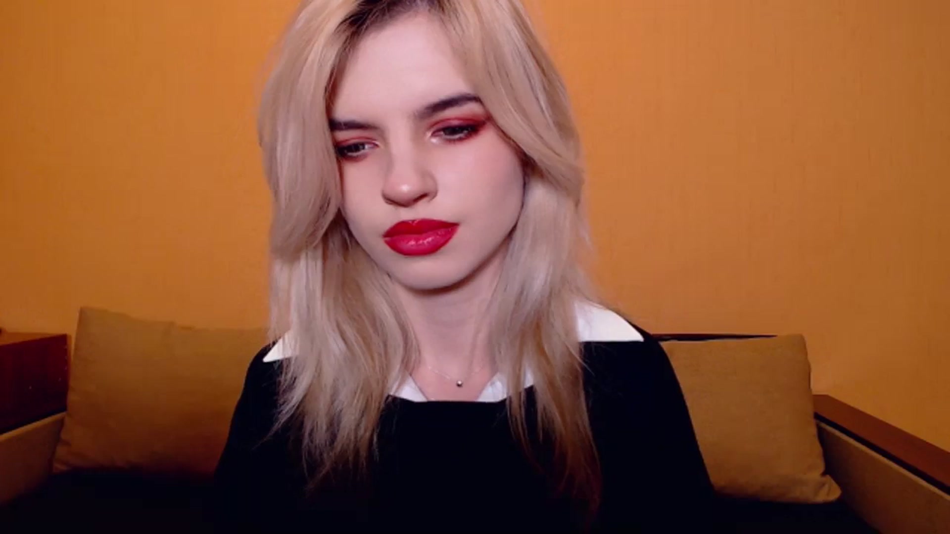 Gallery image thumbnail from Erineys's myfreecams stream on, 11/17/2023, 16:34 image 14 of 20