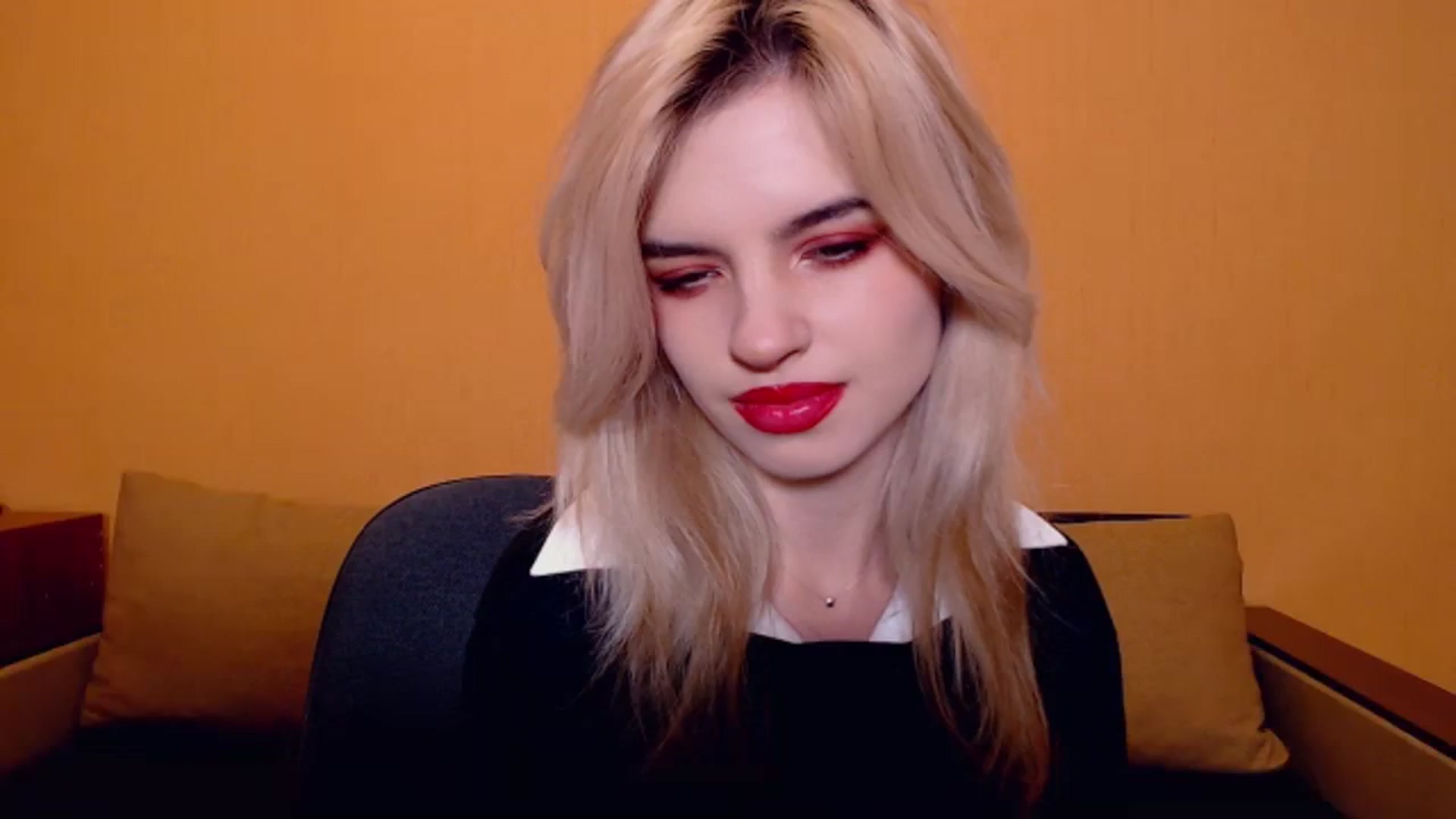 Gallery image thumbnail from Erineys's myfreecams stream on, 11/17/2023, 16:34 image 12 of 20