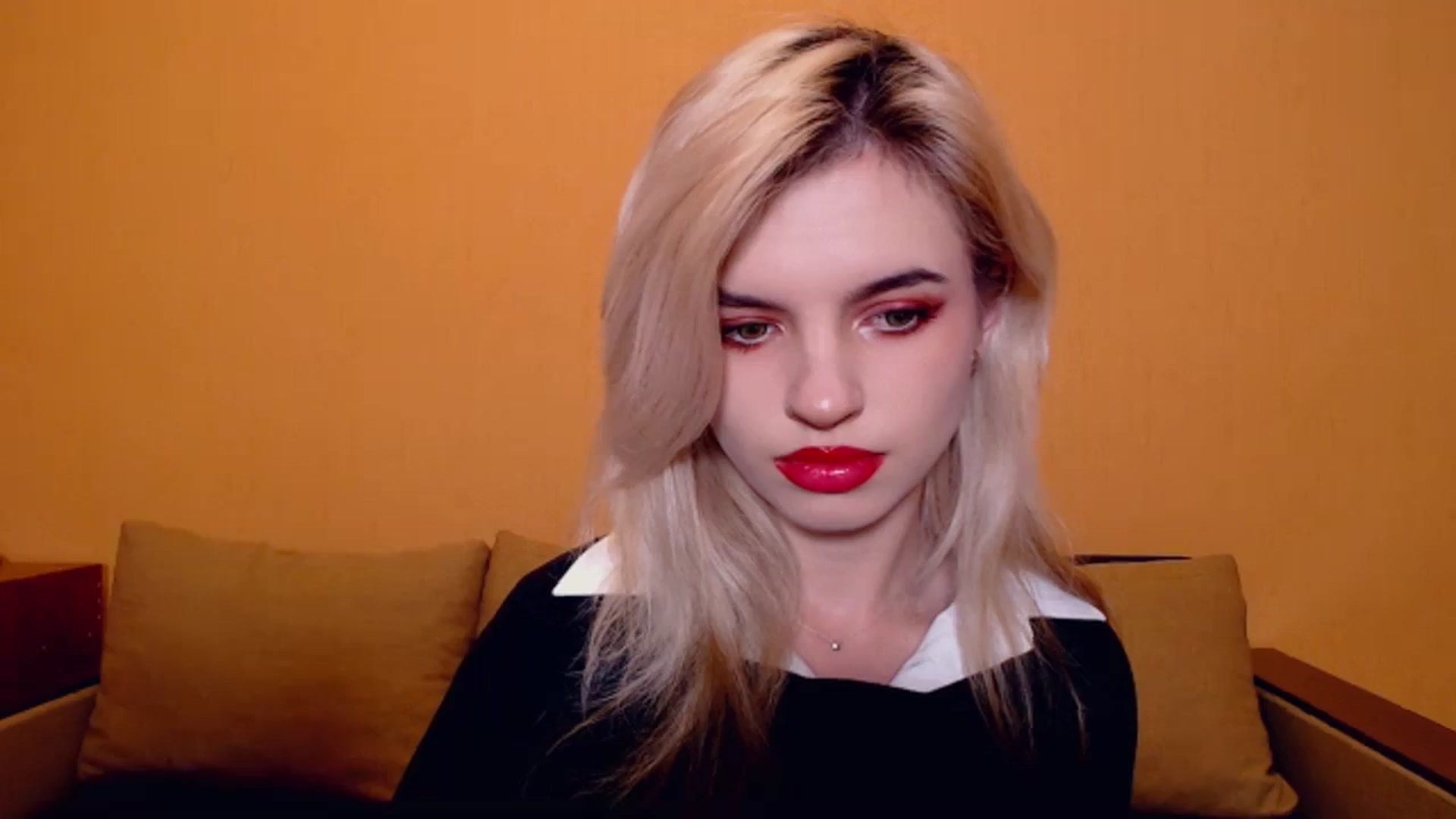 Gallery image thumbnail from Erineys's myfreecams stream on, 11/17/2023, 16:34 image 4 of 20