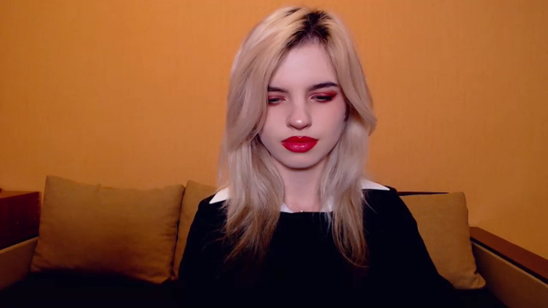 Gallery image thumbnail from Erineys's myfreecams stream on, 11/17/2023, 16:34 image 19 of 20