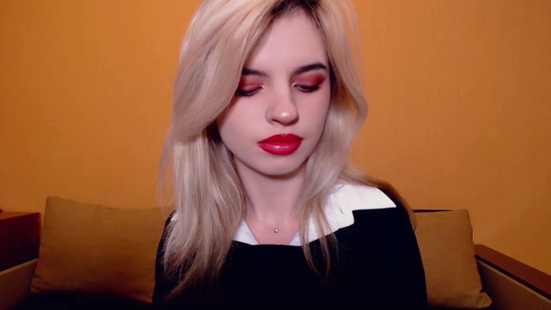 Gallery image thumbnail from Erineys's myfreecams stream on, 11/17/2023, 16:34 image 8 of 20