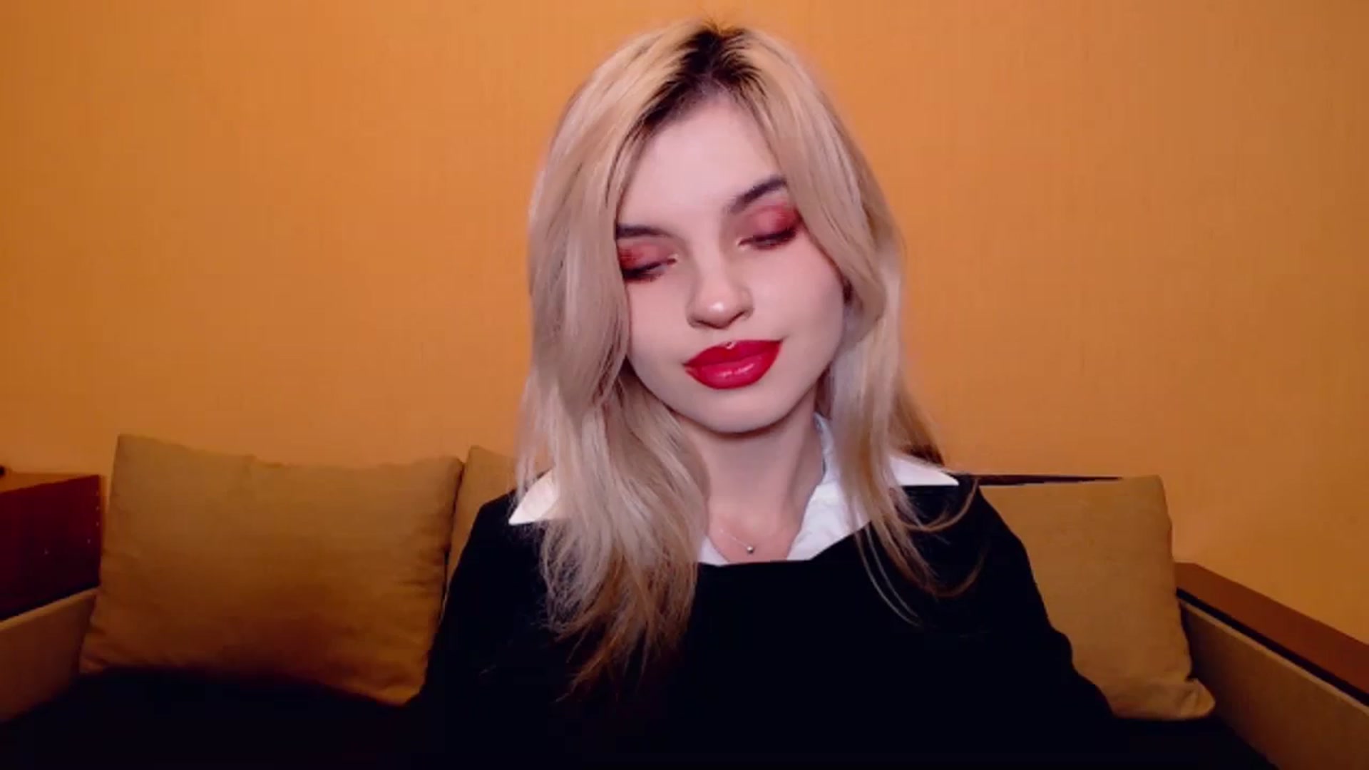 Gallery image thumbnail from Erineys's myfreecams stream on, 11/17/2023, 17:02 image 10 of 20