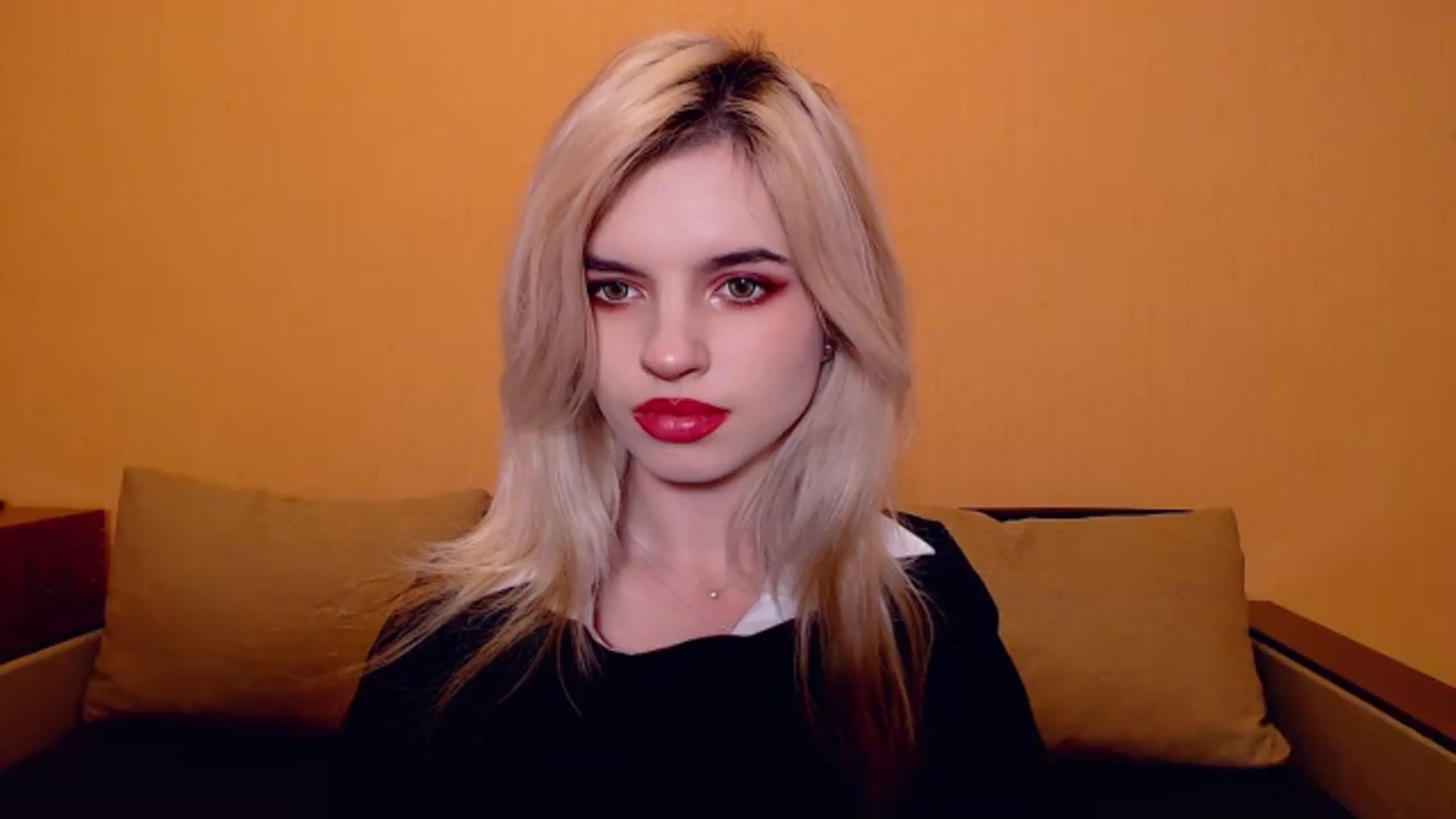 Gallery image thumbnail from Erineys's myfreecams stream on, 11/17/2023, 18:15 image 2 of 20
