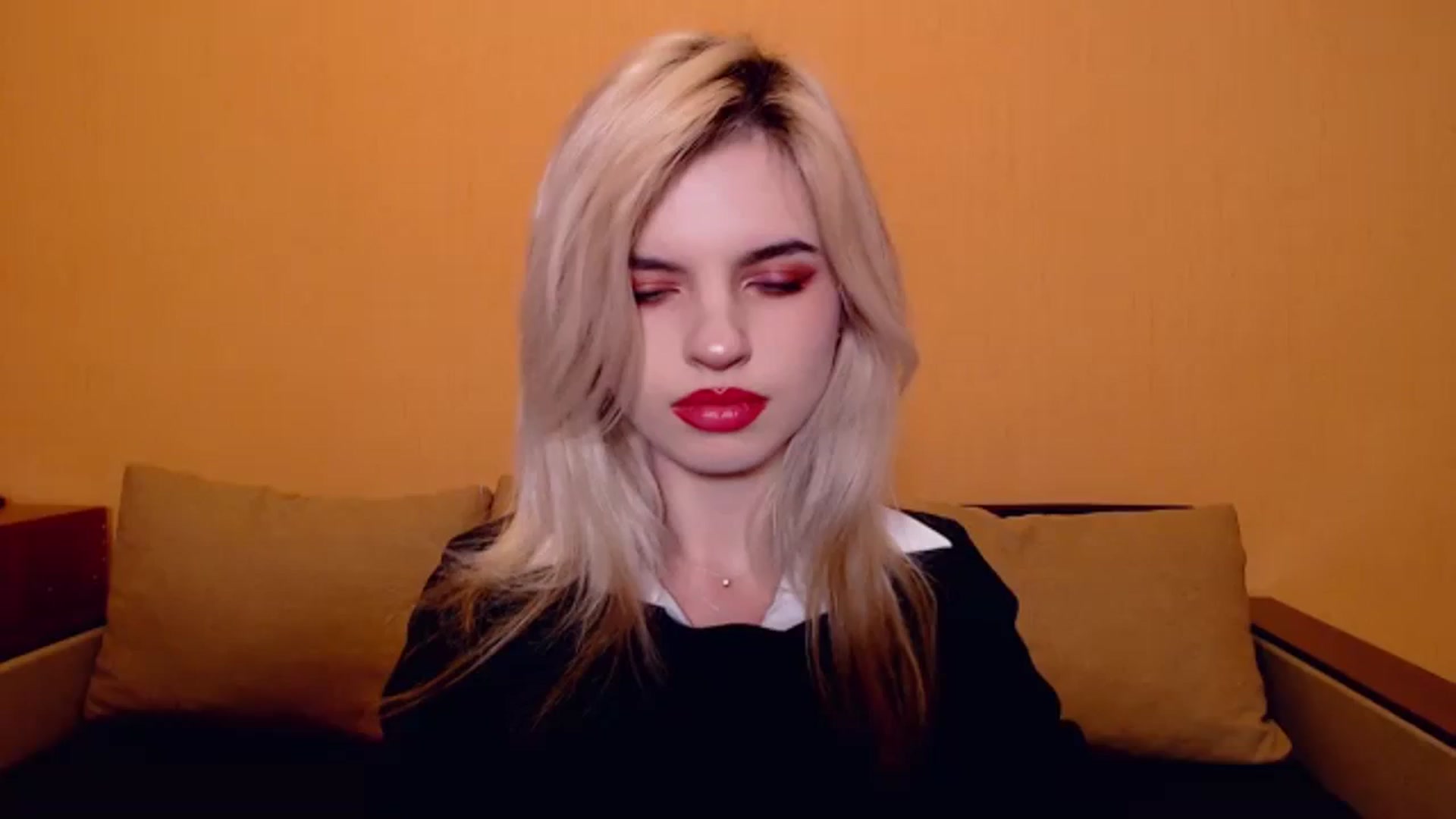 Gallery image thumbnail from Erineys's myfreecams stream on, 11/17/2023, 18:15 image 8 of 20