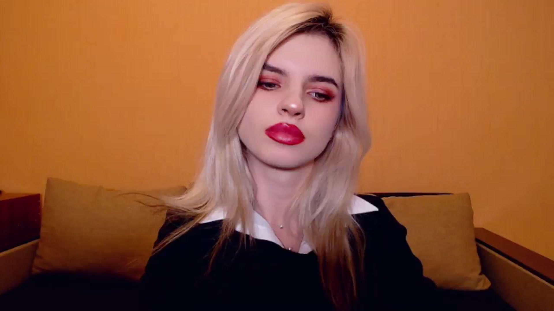 Gallery image thumbnail from Erineys's myfreecams stream on, 11/17/2023, 18:15 image 18 of 20