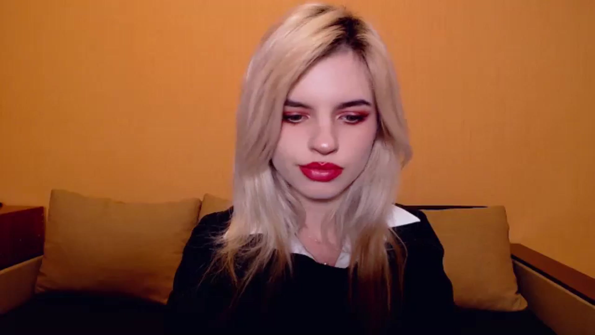 Gallery image thumbnail from Erineys's myfreecams stream on, 11/17/2023, 18:15 image 14 of 20