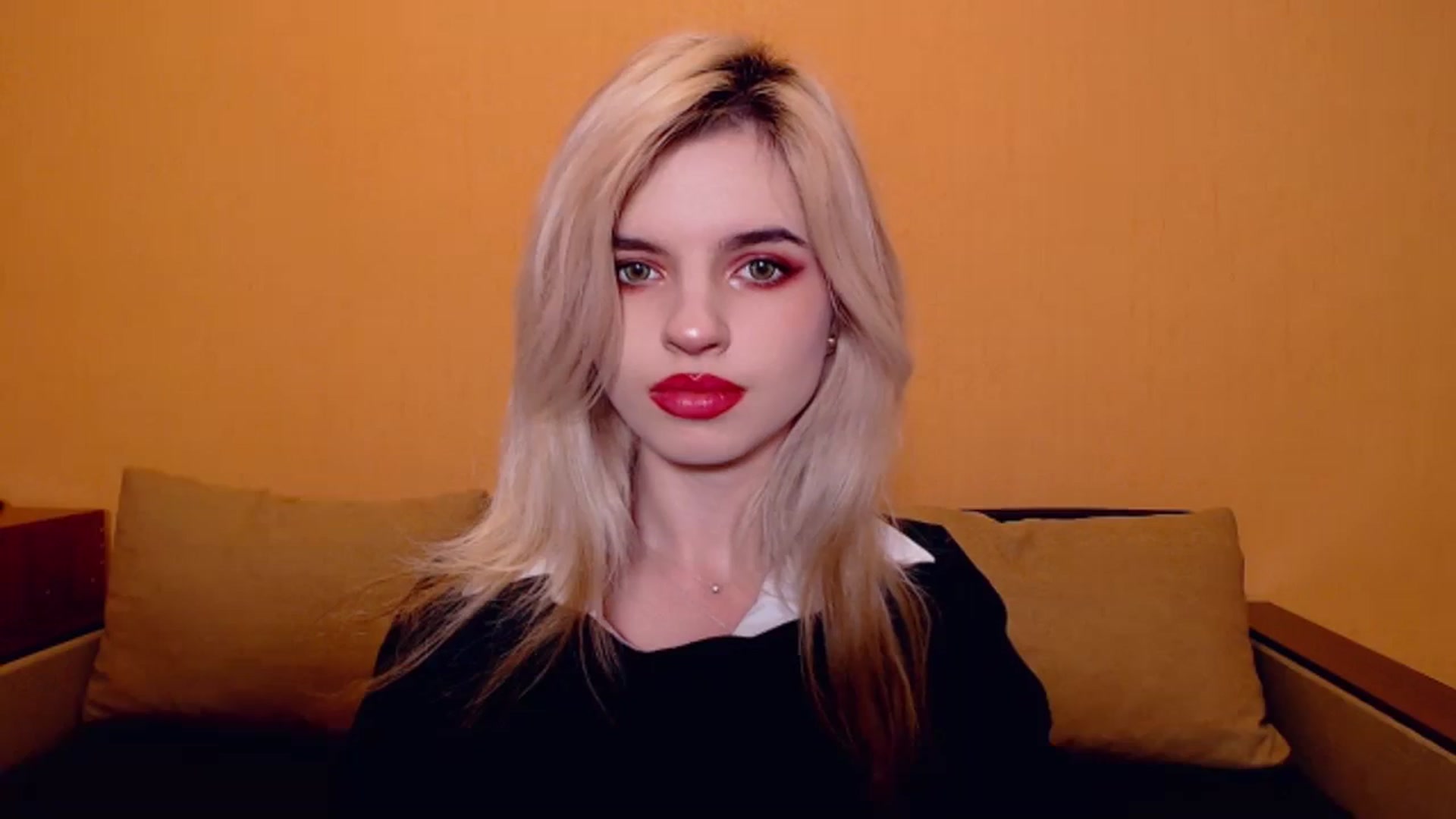 Gallery image thumbnail from Erineys's myfreecams stream on, 11/17/2023, 18:15 image 4 of 20