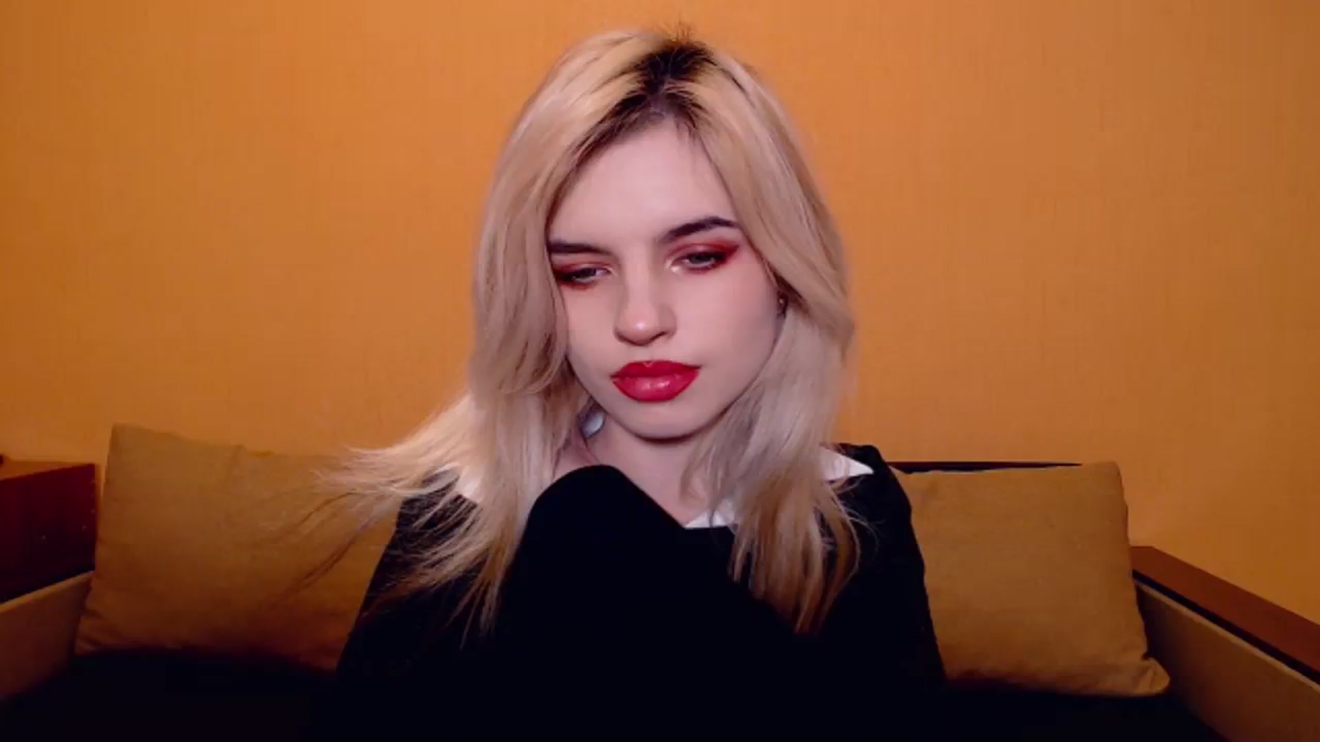 Gallery image thumbnail from Erineys's myfreecams stream on, 11/17/2023, 18:15 image 1 of 20