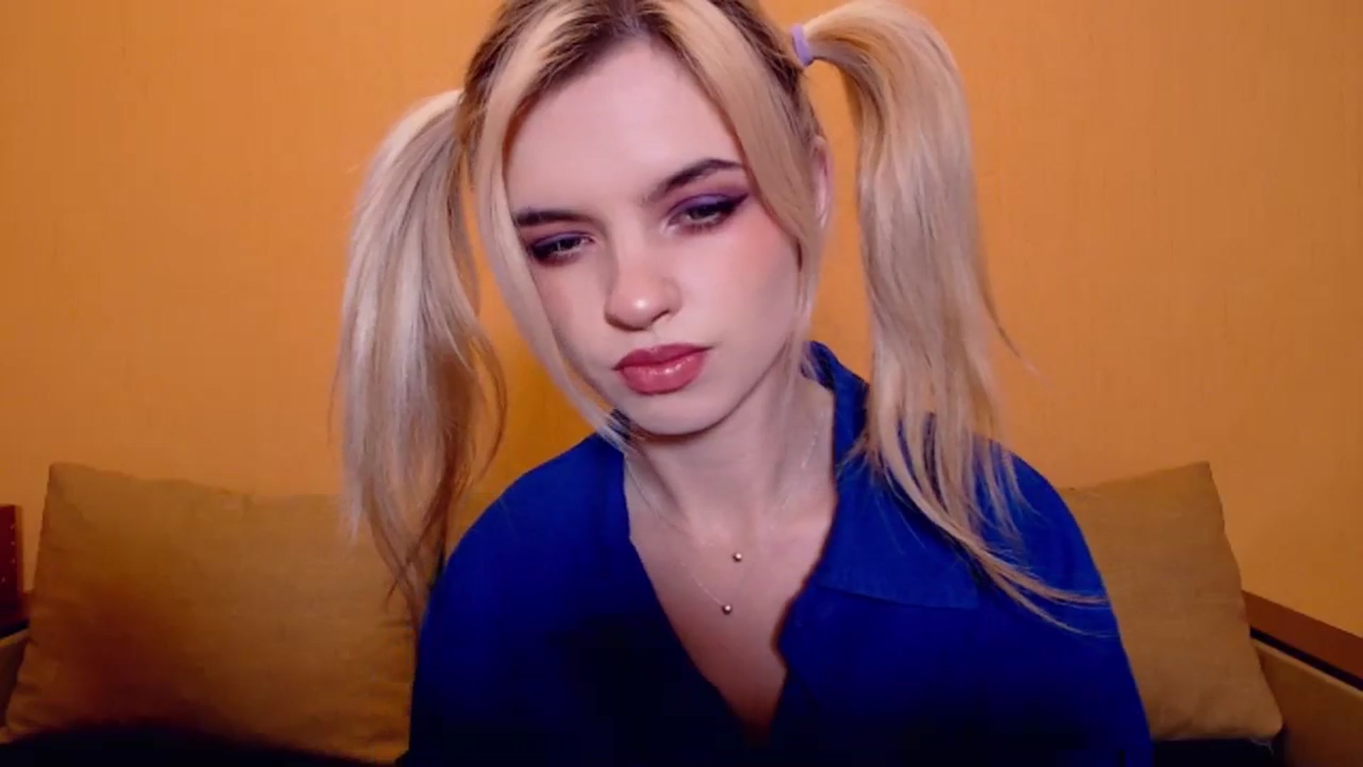 Gallery image thumbnail from Erineys's myfreecams stream on, 11/18/2023, 14:35 image 18 of 20