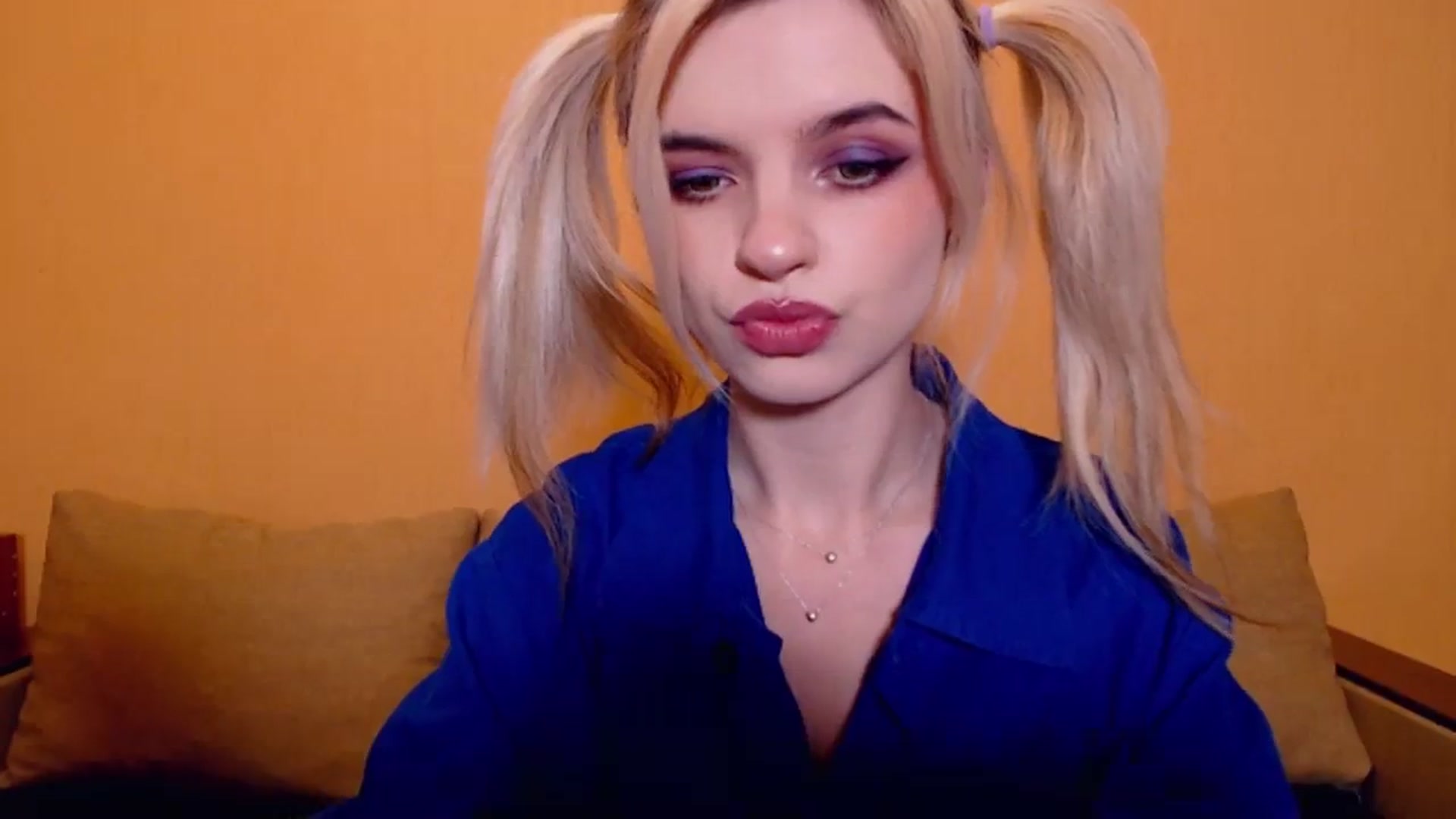 Gallery image thumbnail from Erineys's myfreecams stream on, 11/18/2023, 14:35 image 19 of 20