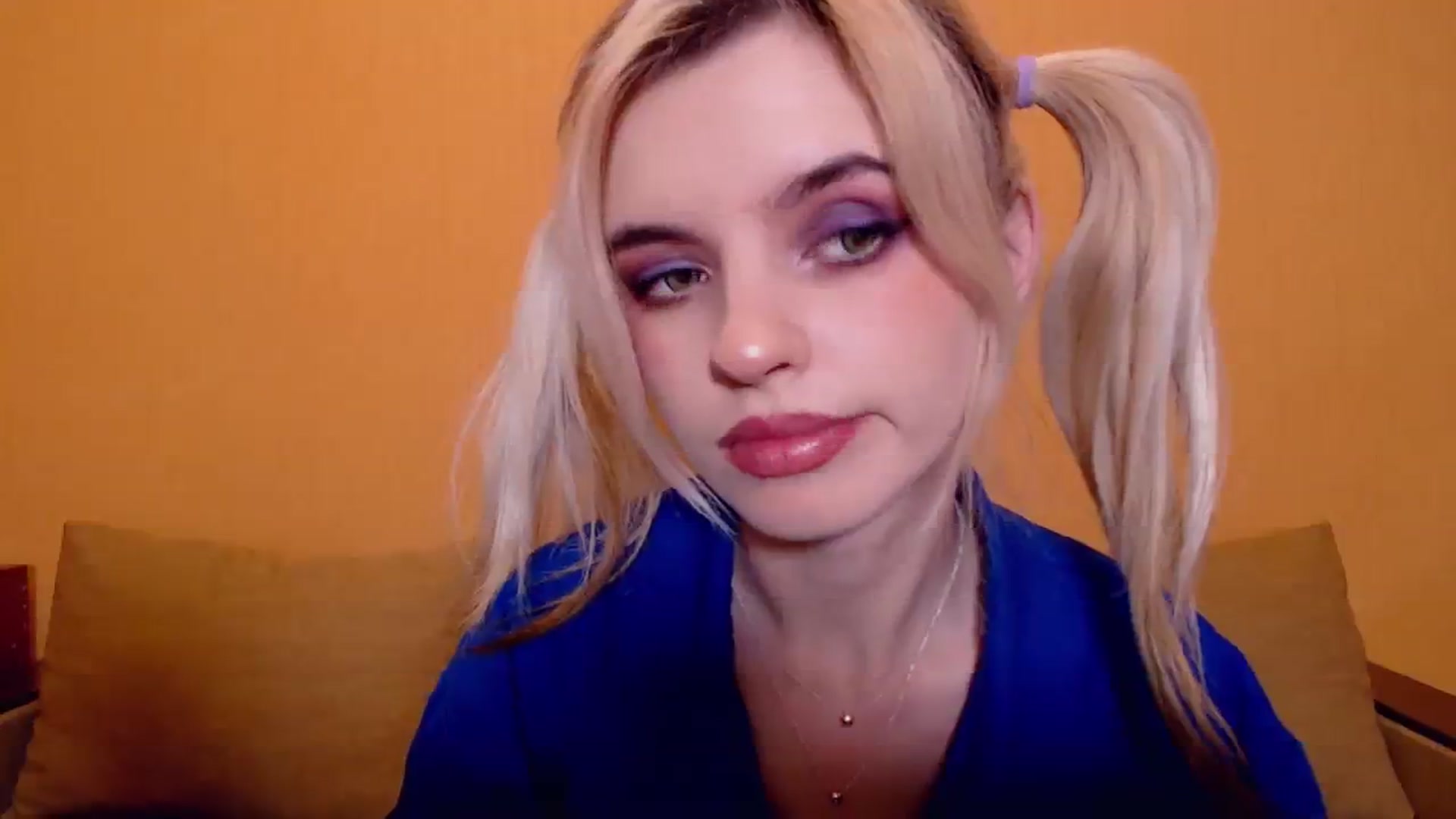 Gallery image thumbnail from Erineys's myfreecams stream on, 11/18/2023, 17:26 image 5 of 20