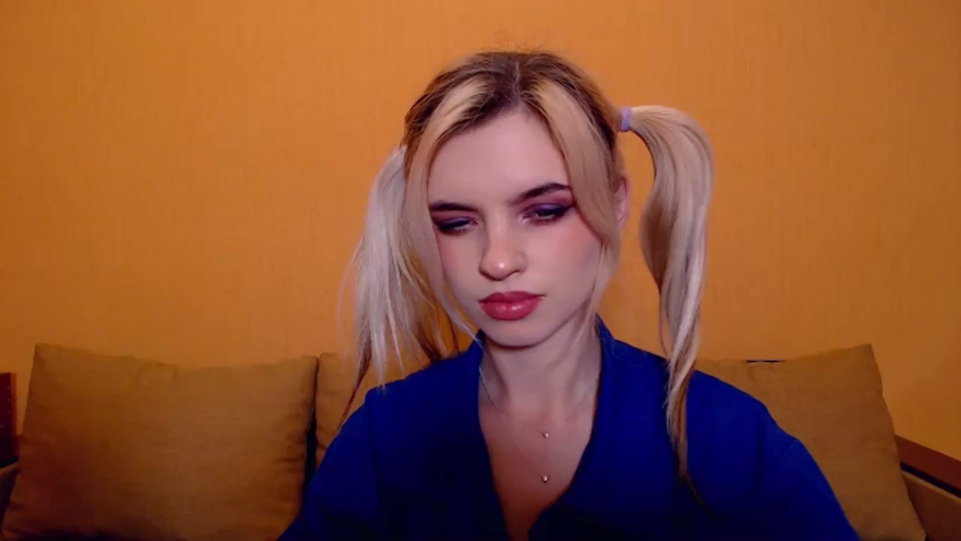 Gallery image thumbnail from Erineys's myfreecams stream on, 11/18/2023, 17:26 image 3 of 20