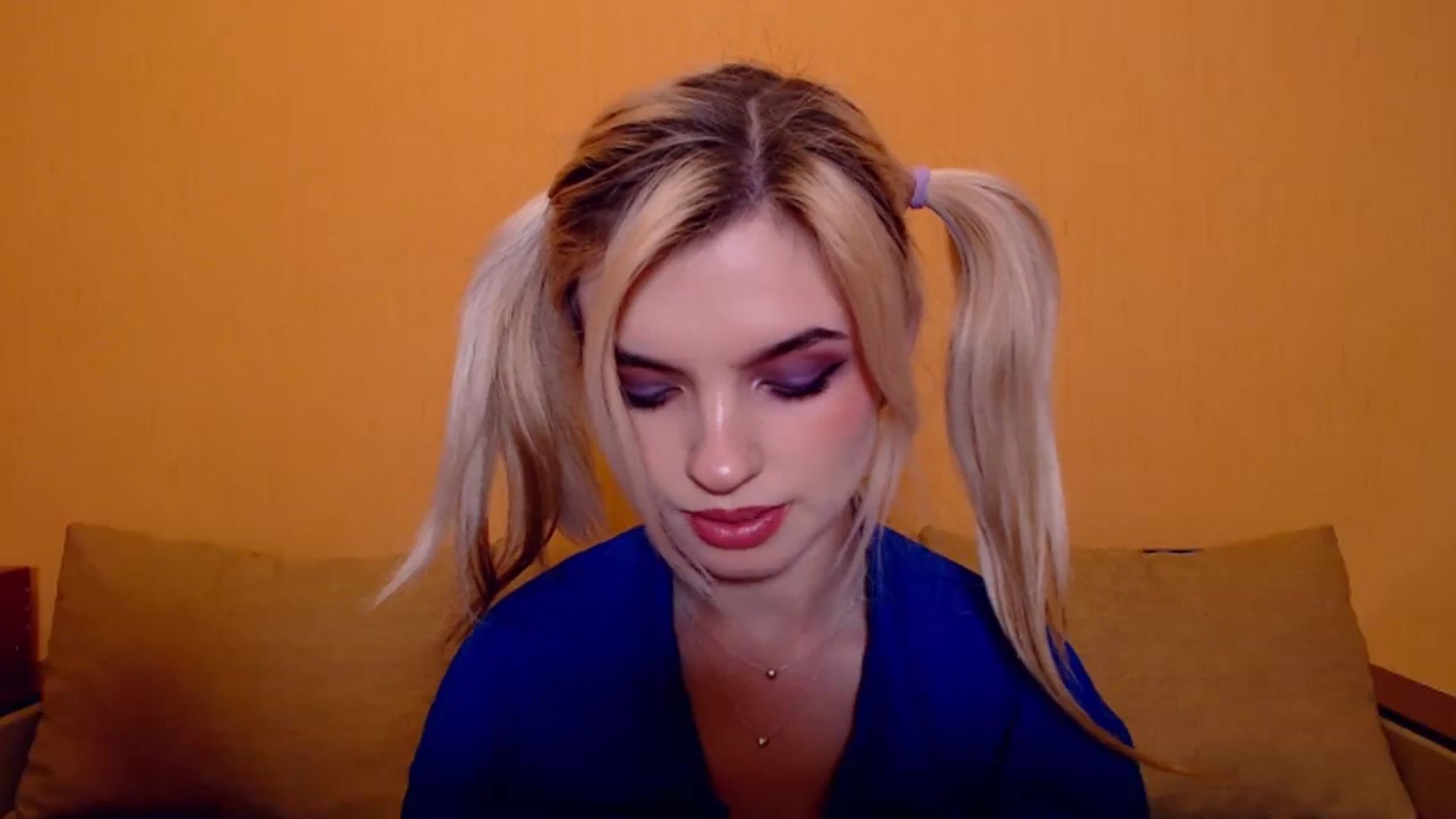 Gallery image thumbnail from Erineys's myfreecams stream on, 11/18/2023, 17:26 image 16 of 20