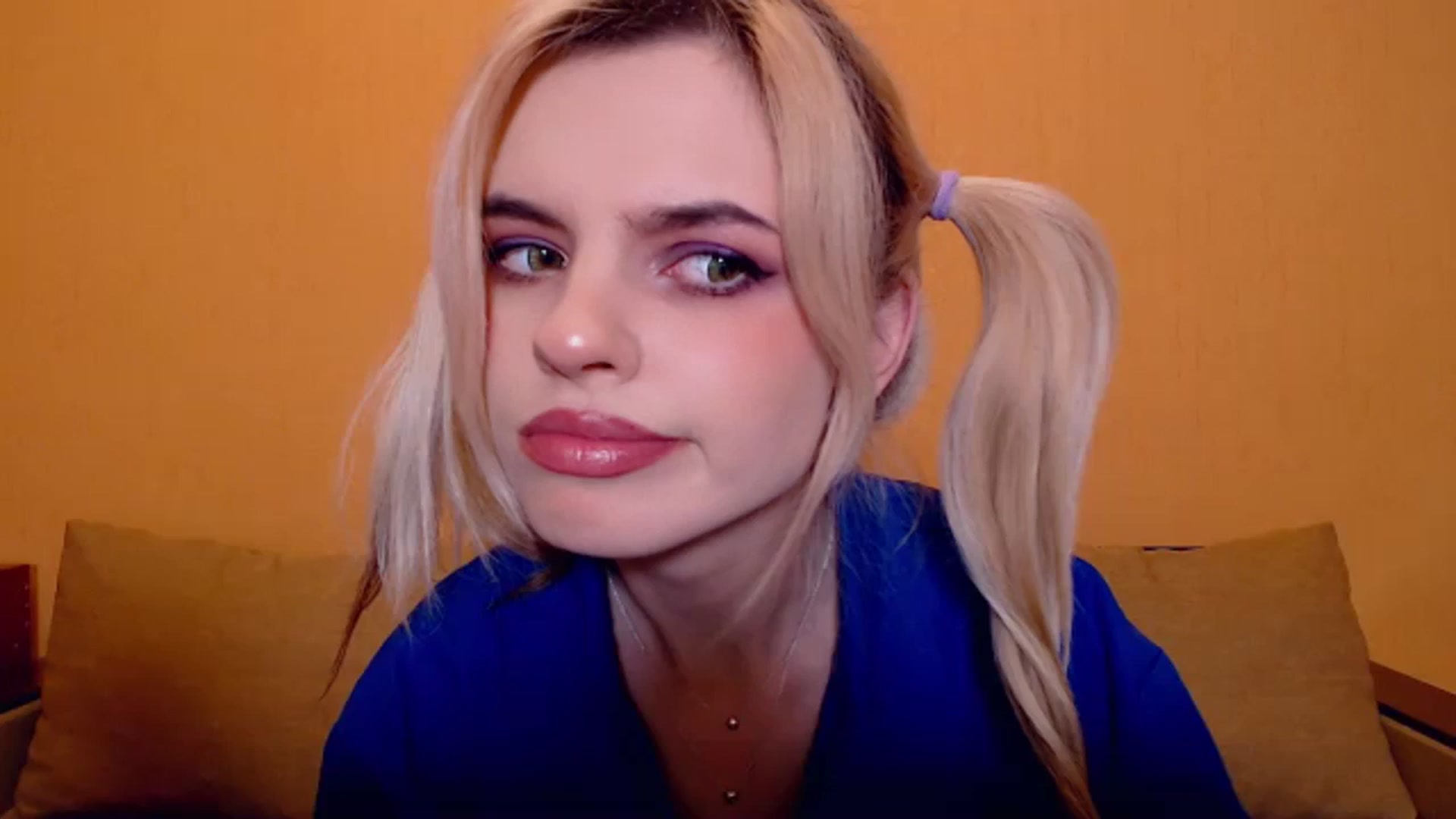 Gallery image thumbnail from Erineys's myfreecams stream on, 11/18/2023, 17:26 image 7 of 20