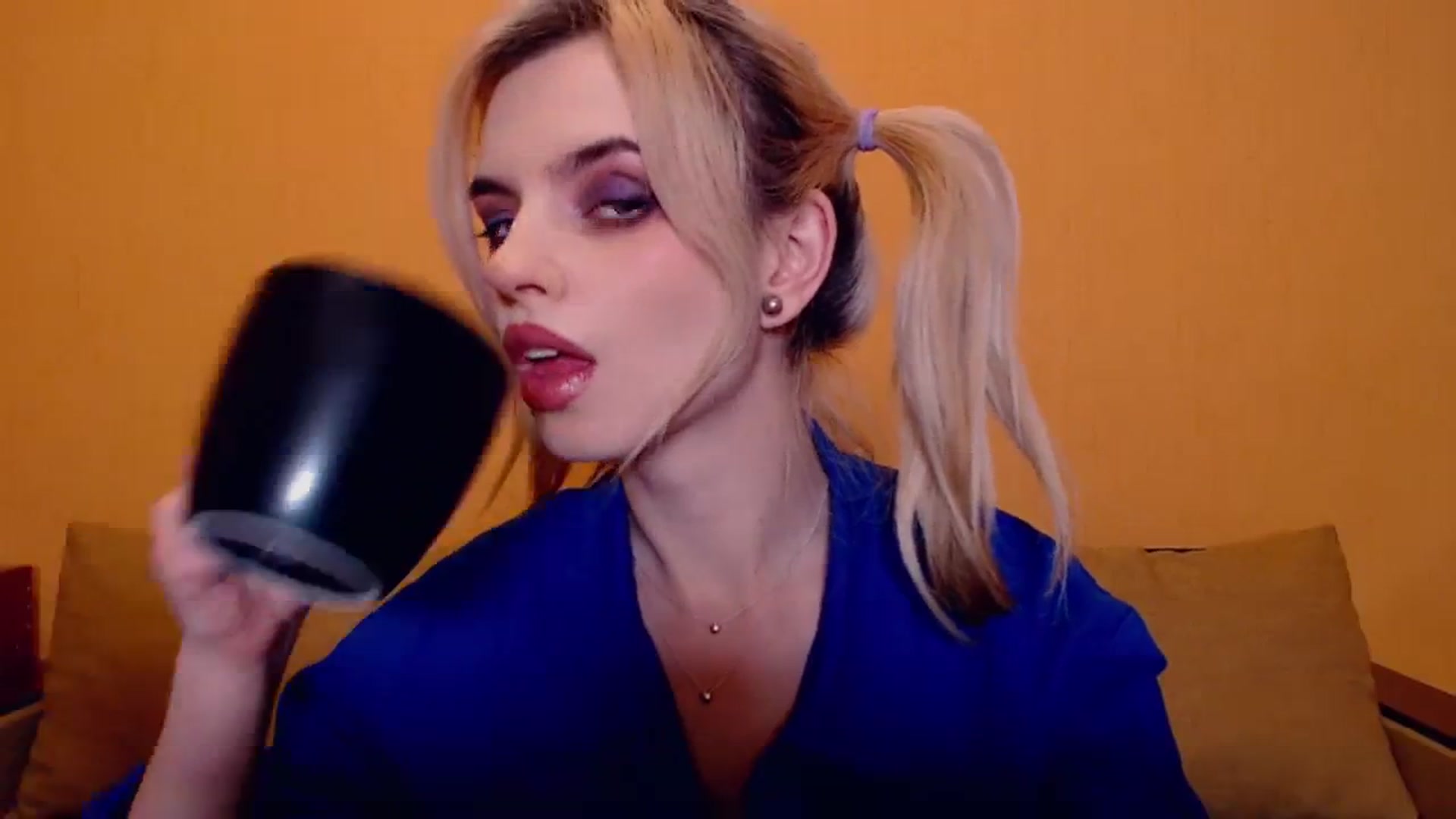 Gallery image thumbnail from Erineys's myfreecams stream on, 11/18/2023, 17:26 image 9 of 20
