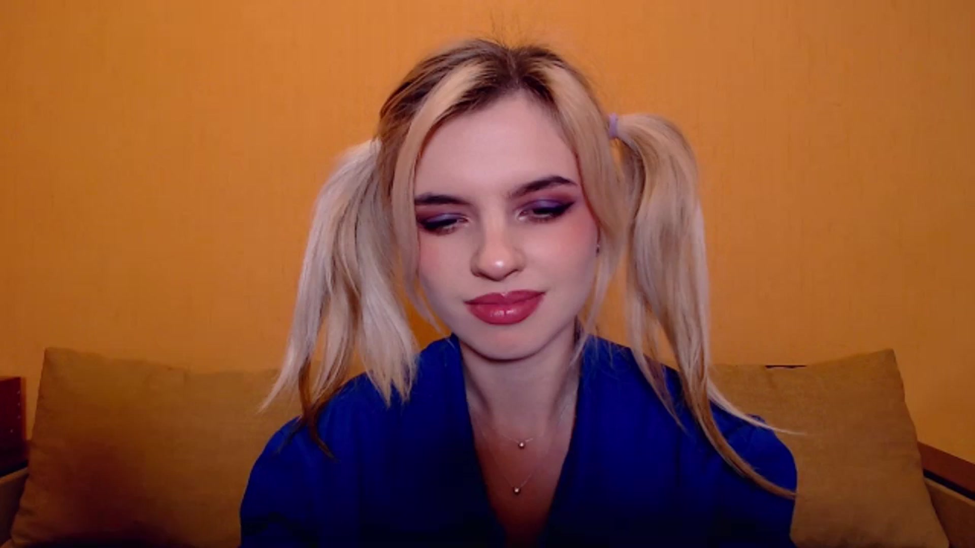 Gallery image thumbnail from Erineys's myfreecams stream on, 11/18/2023, 17:26 image 10 of 20