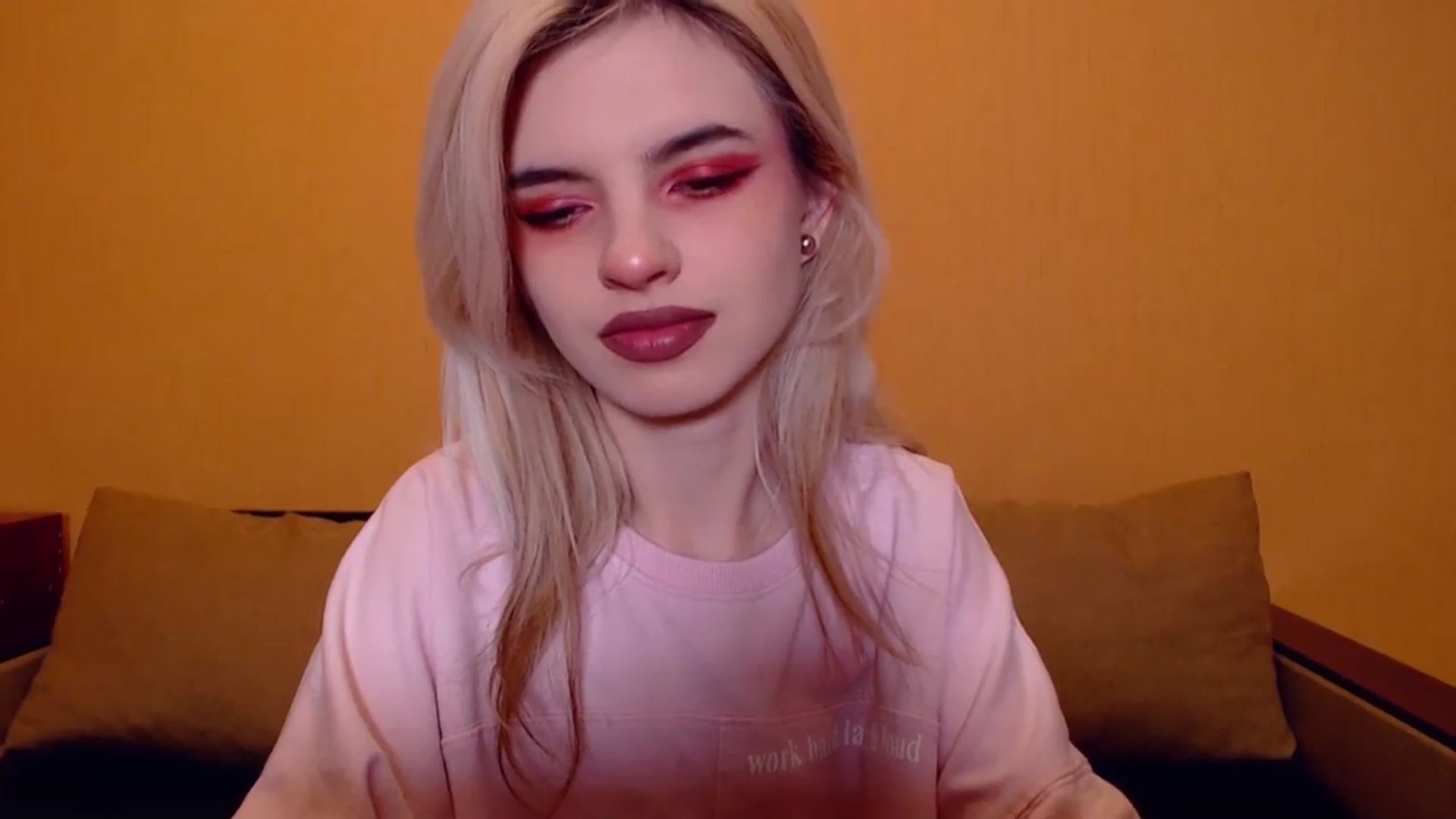 Gallery image thumbnail from Erineys's myfreecams stream on, 11/19/2023, 15:44 image 4 of 20