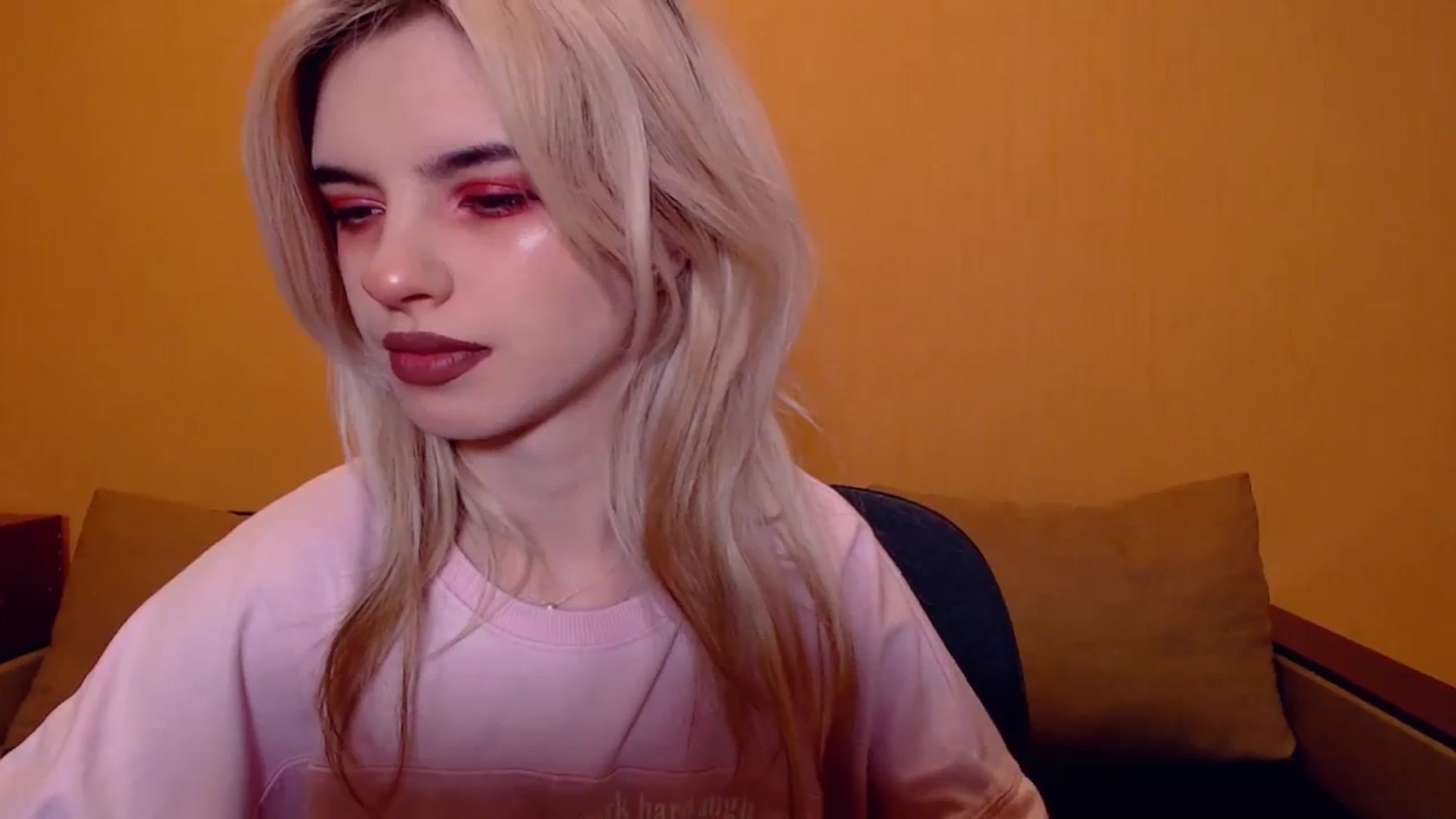 Gallery image thumbnail from Erineys's myfreecams stream on, 11/19/2023, 15:44 image 13 of 20