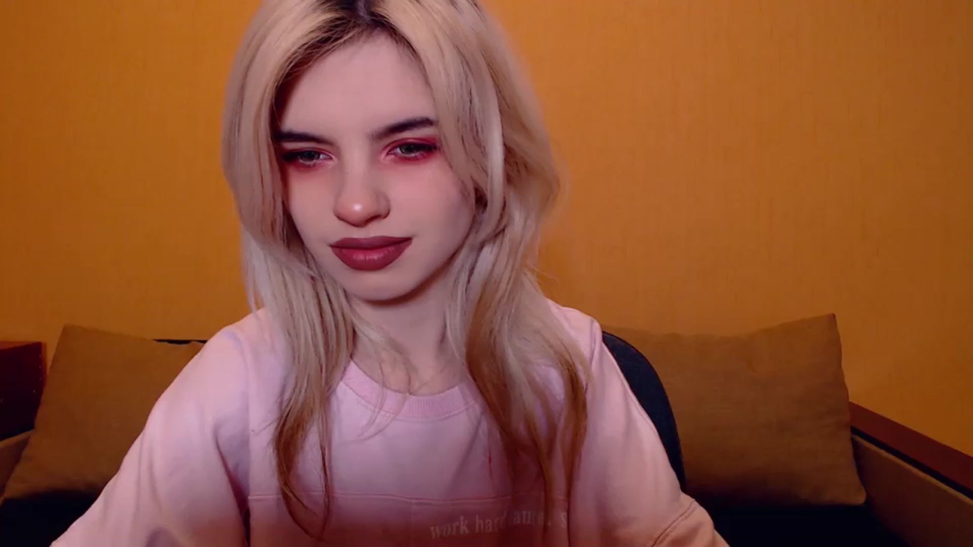 Gallery image thumbnail from Erineys's myfreecams stream on, 11/19/2023, 15:44 image 14 of 20