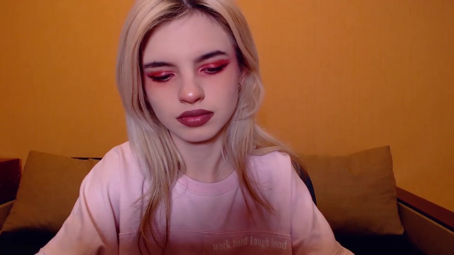 Gallery image thumbnail from Erineys's myfreecams stream on, 11/19/2023, 15:44 image 7 of 20