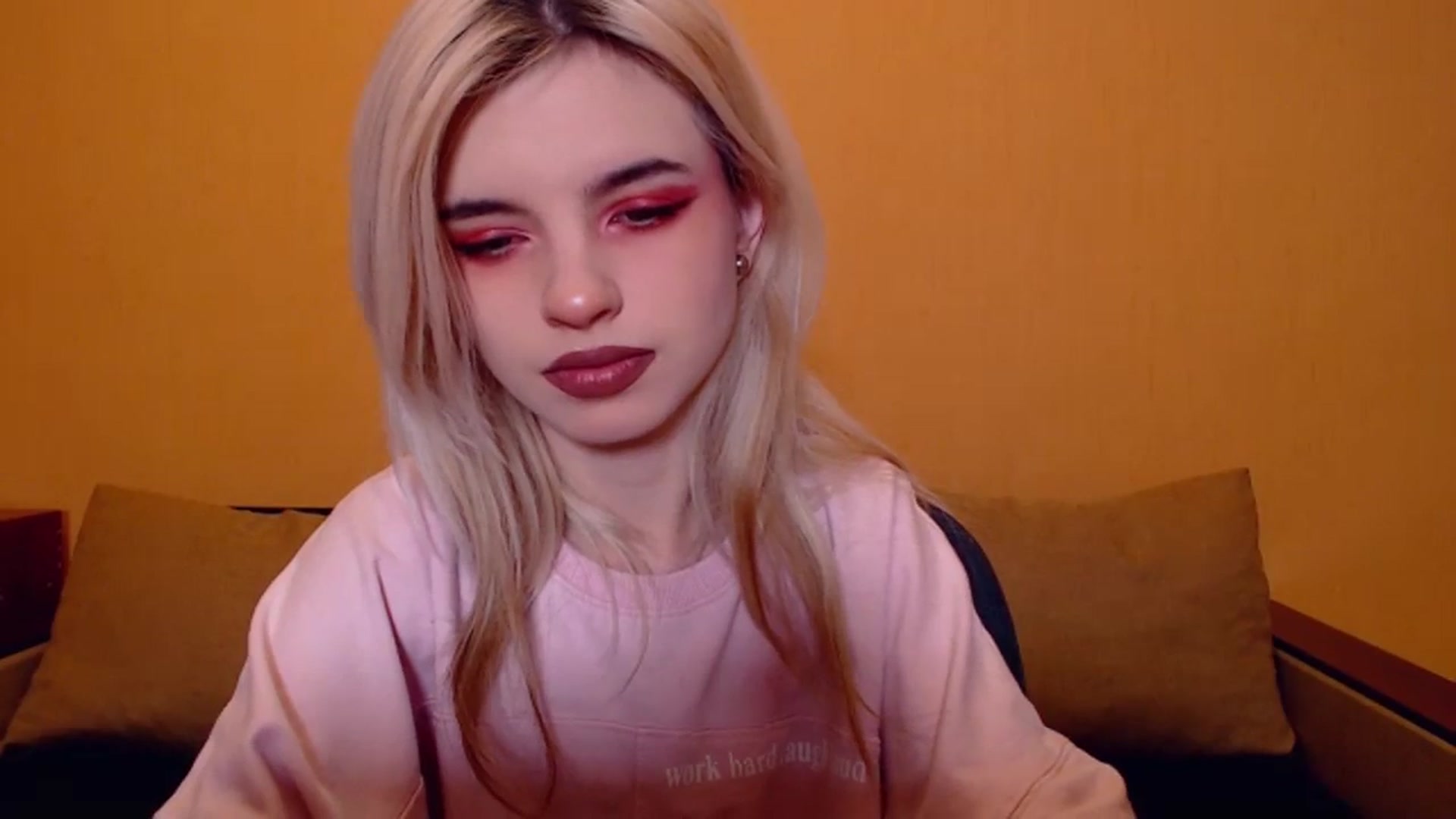 Gallery image thumbnail from Erineys's myfreecams stream on, 11/19/2023, 15:44 image 20 of 20