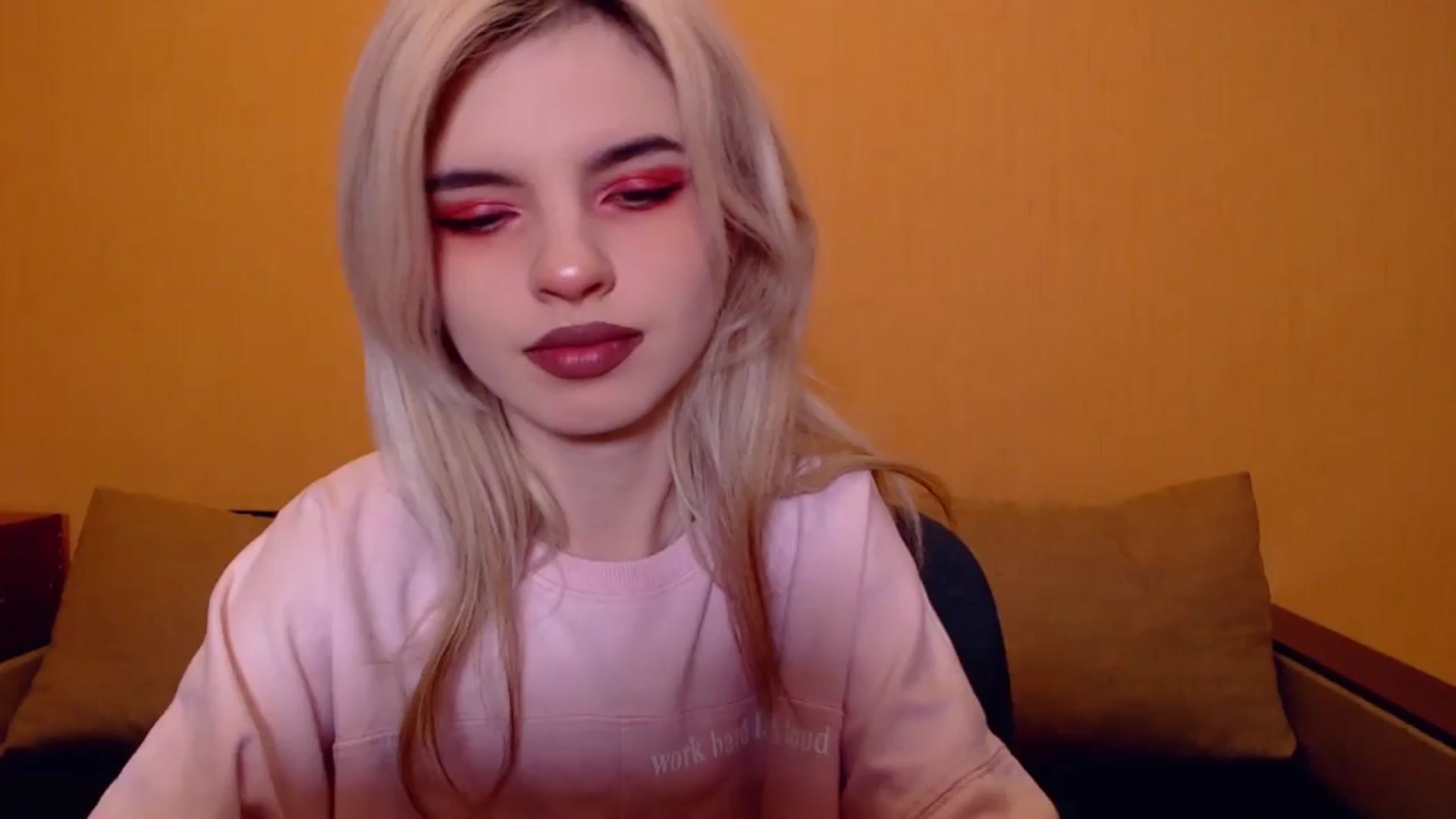 Gallery image thumbnail from Erineys's myfreecams stream on, 11/19/2023, 15:44 image 9 of 20