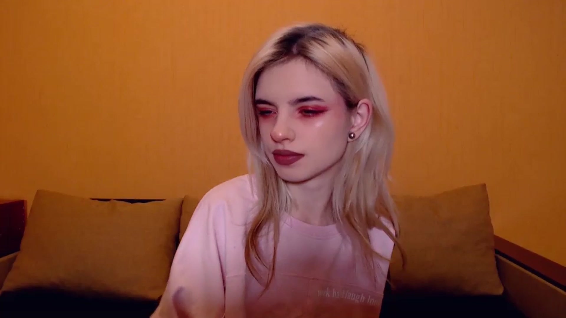 Gallery image thumbnail from Erineys's myfreecams stream on, 11/19/2023, 15:44 image 11 of 20