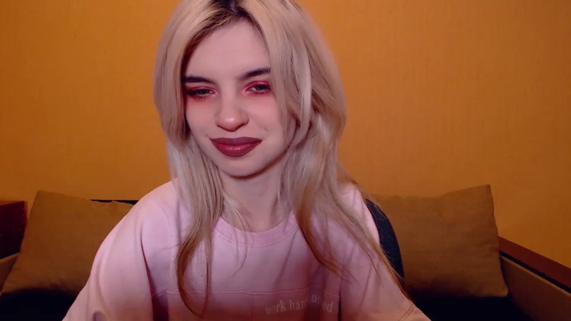 Gallery image thumbnail from Erineys's myfreecams stream on, 11/19/2023, 15:44 image 19 of 20