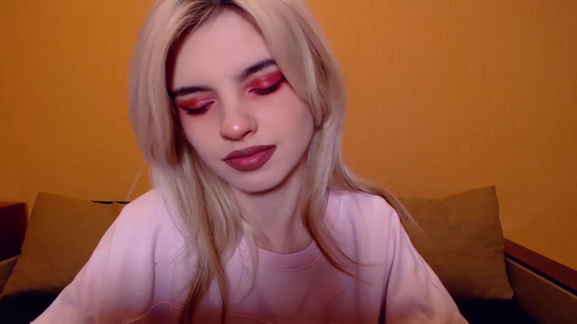 Gallery image thumbnail from Erineys's myfreecams stream on, 11/19/2023, 15:59 image 7 of 20