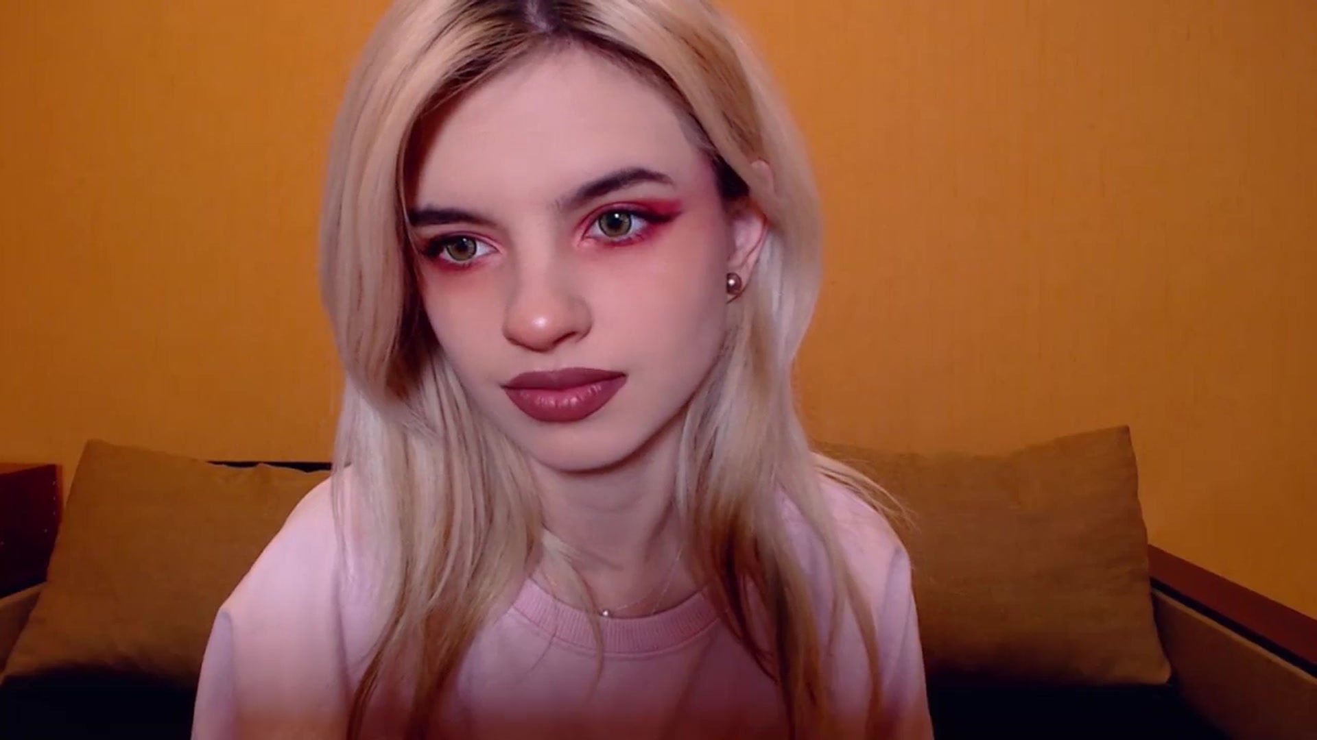 Gallery image thumbnail from Erineys's myfreecams stream on, 11/19/2023, 15:59 image 11 of 20