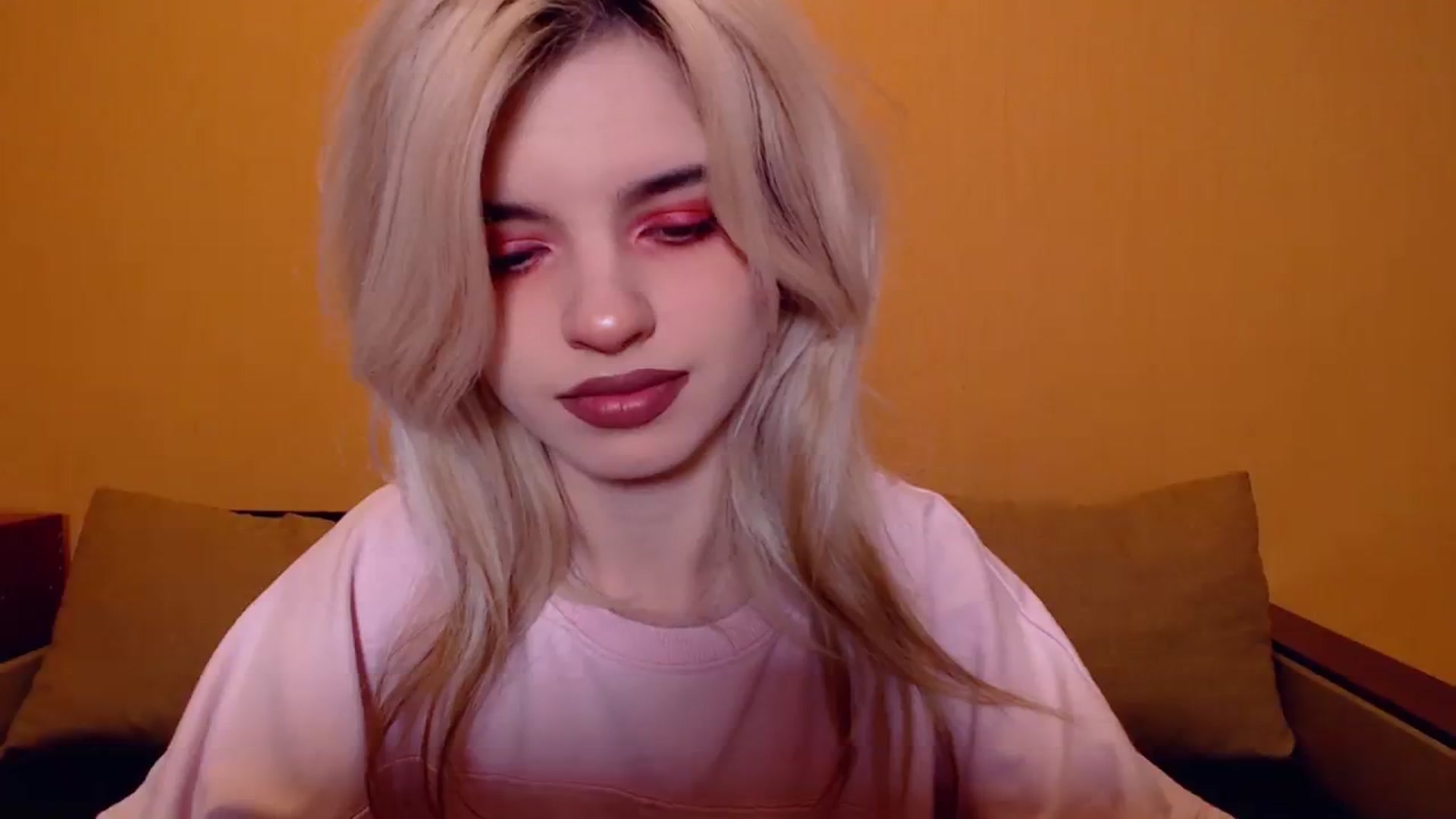 Gallery image thumbnail from Erineys's myfreecams stream on, 11/19/2023, 15:59 image 14 of 20