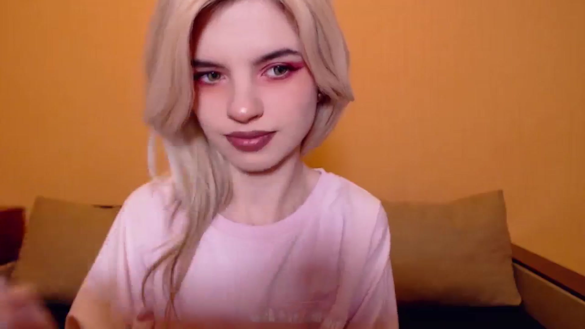Gallery image thumbnail from Erineys's myfreecams stream on, 11/19/2023, 15:59 image 18 of 20