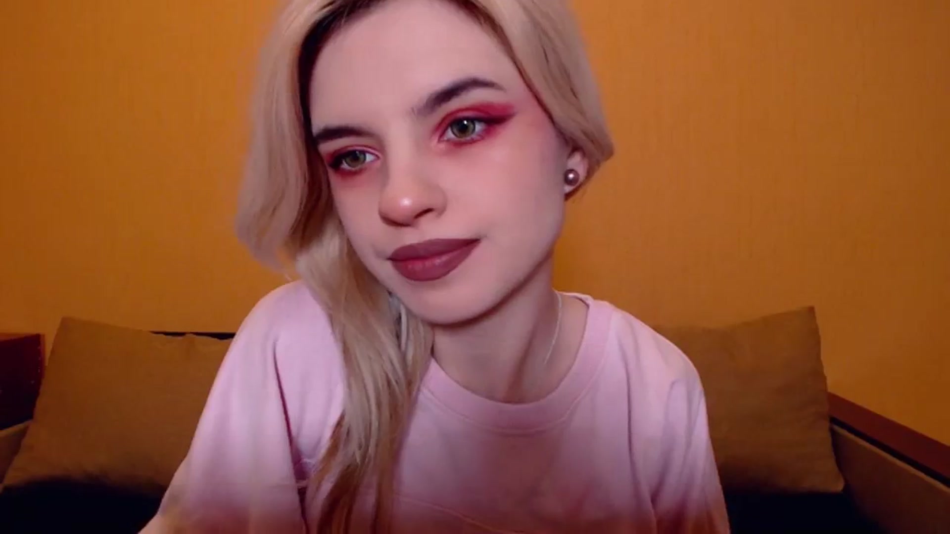 Gallery image thumbnail from Erineys's myfreecams stream on, 11/19/2023, 15:59 image 15 of 20