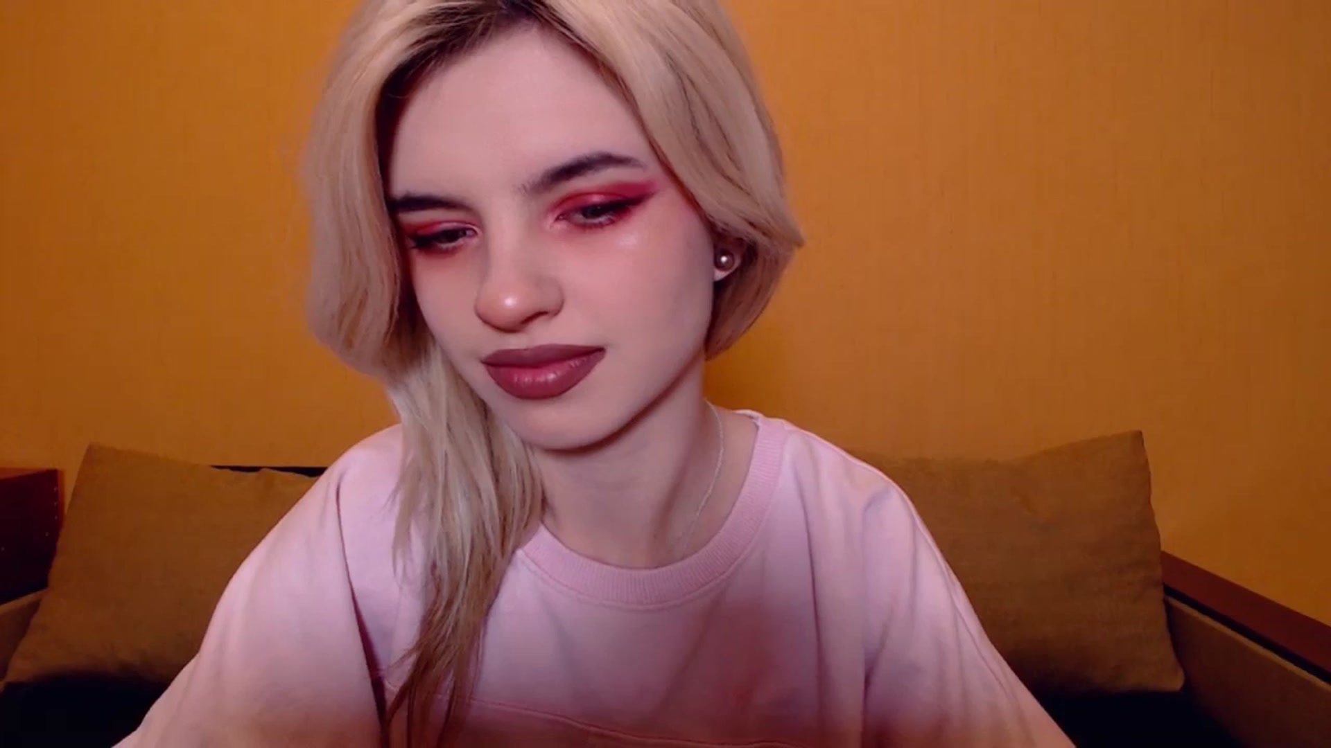 Gallery image thumbnail from Erineys's myfreecams stream on, 11/19/2023, 15:59 image 16 of 20