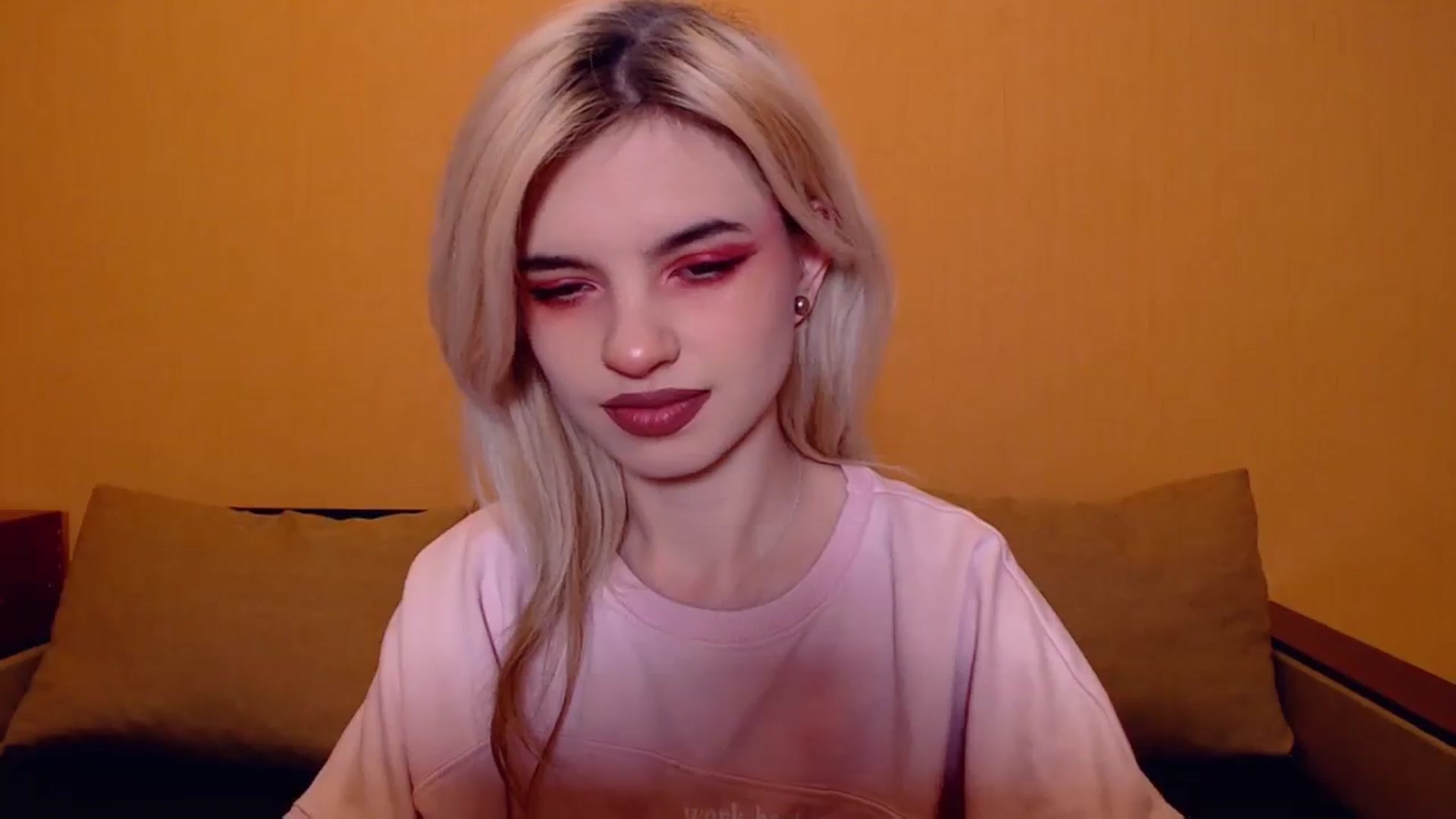 Gallery image thumbnail from Erineys's myfreecams stream on, 11/19/2023, 15:59 image 3 of 20