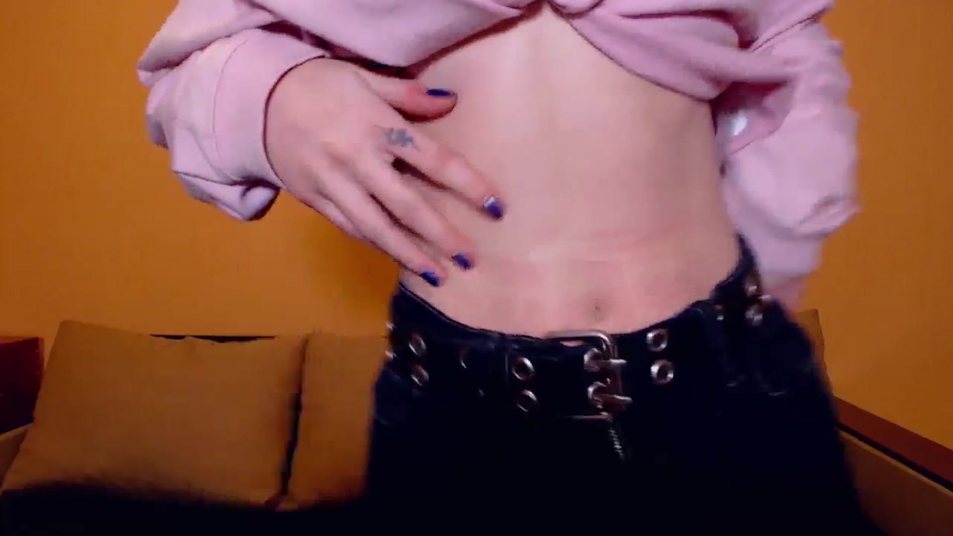 Gallery image thumbnail from Erineys's myfreecams stream on, 11/19/2023, 15:59 image 19 of 20