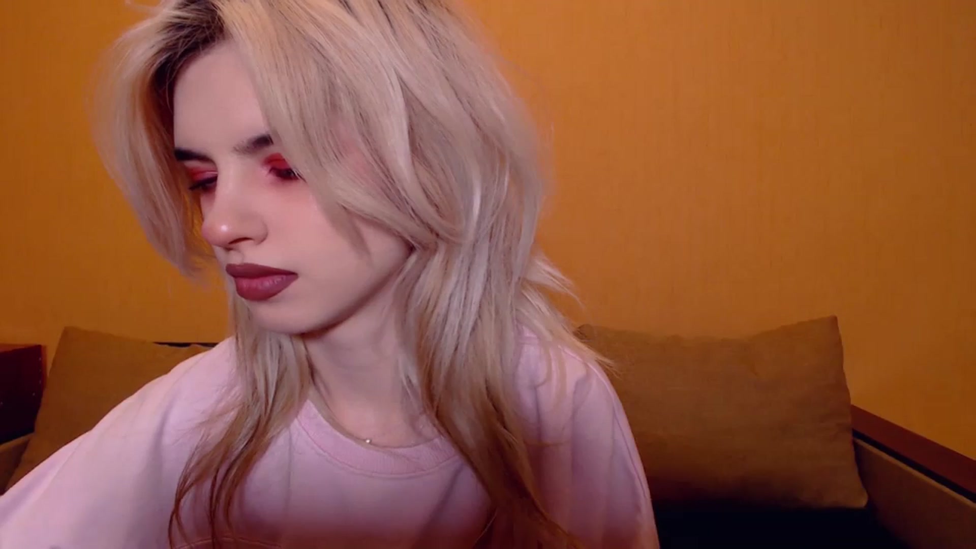 Gallery image thumbnail from Erineys's myfreecams stream on, 11/19/2023, 15:59 image 13 of 20