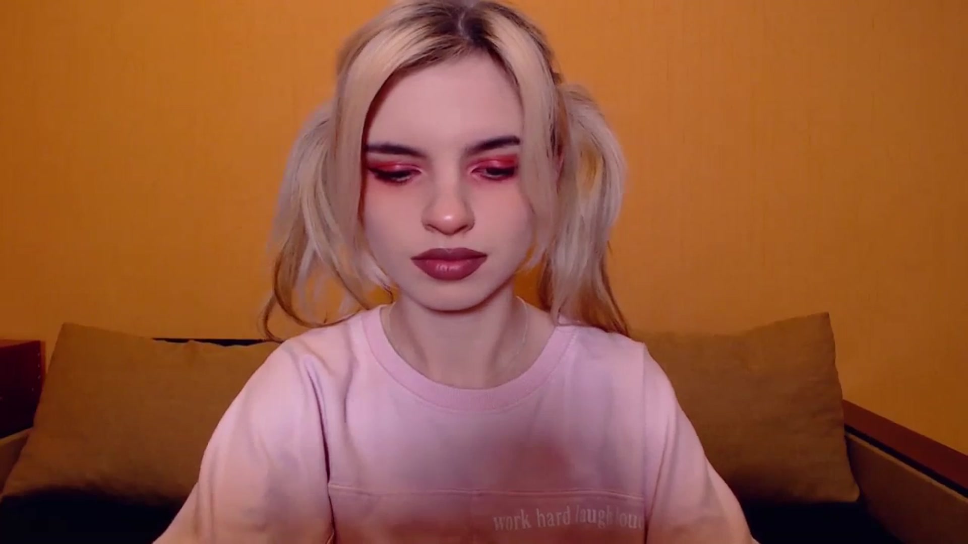Gallery image thumbnail from Erineys's myfreecams stream on, 11/19/2023, 16:36 image 11 of 20