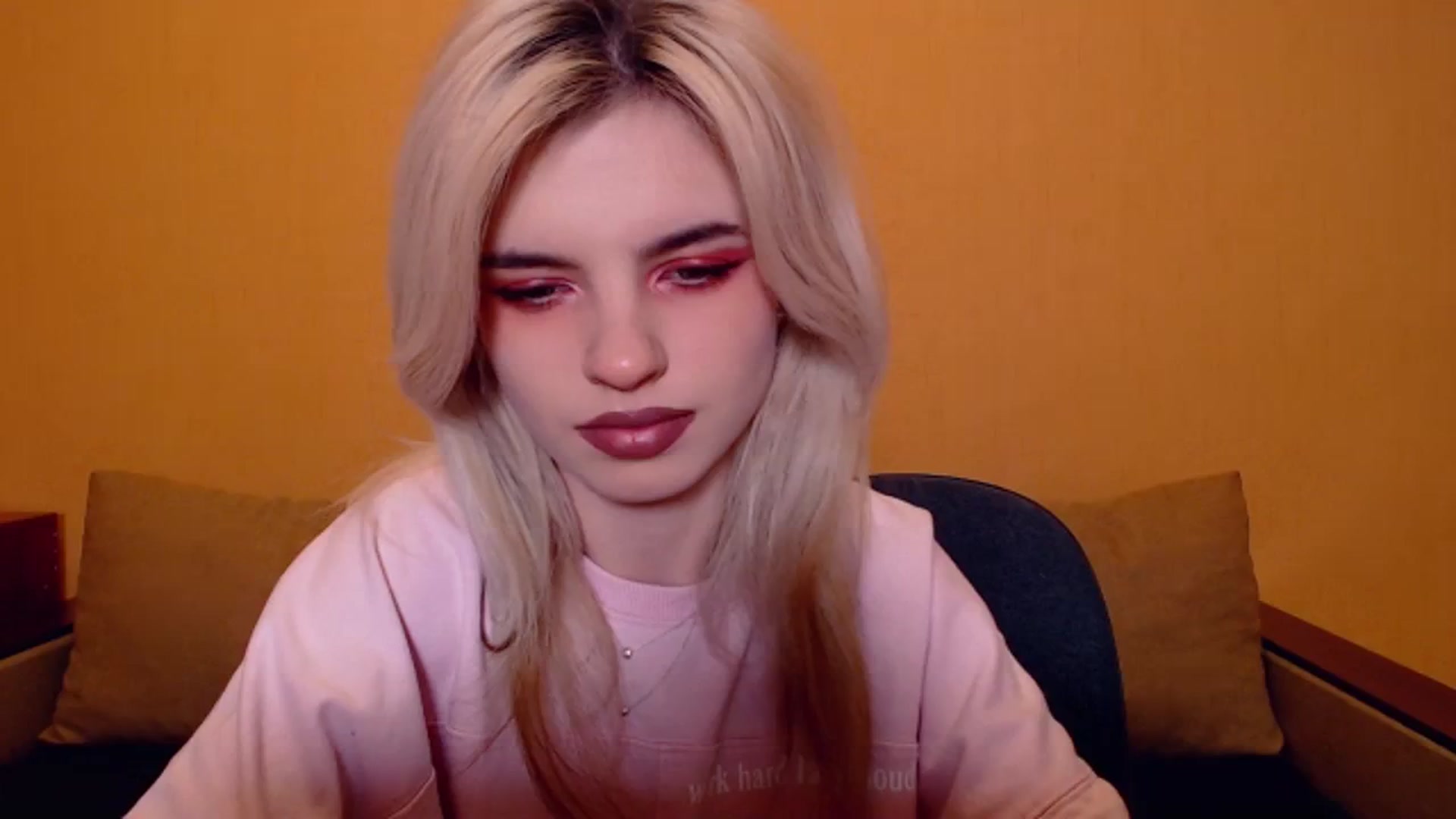 Gallery image thumbnail from Erineys's myfreecams stream on, 11/19/2023, 19:00 image 19 of 20
