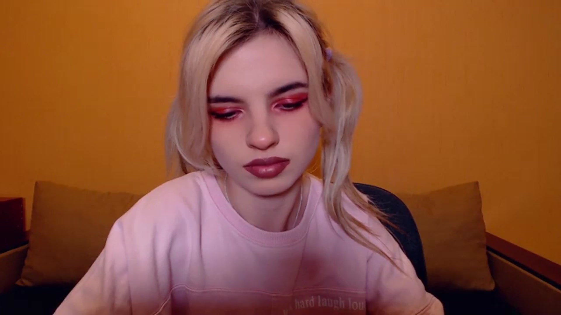 Gallery image thumbnail from Erineys's myfreecams stream on, 11/19/2023, 19:00 image 6 of 20