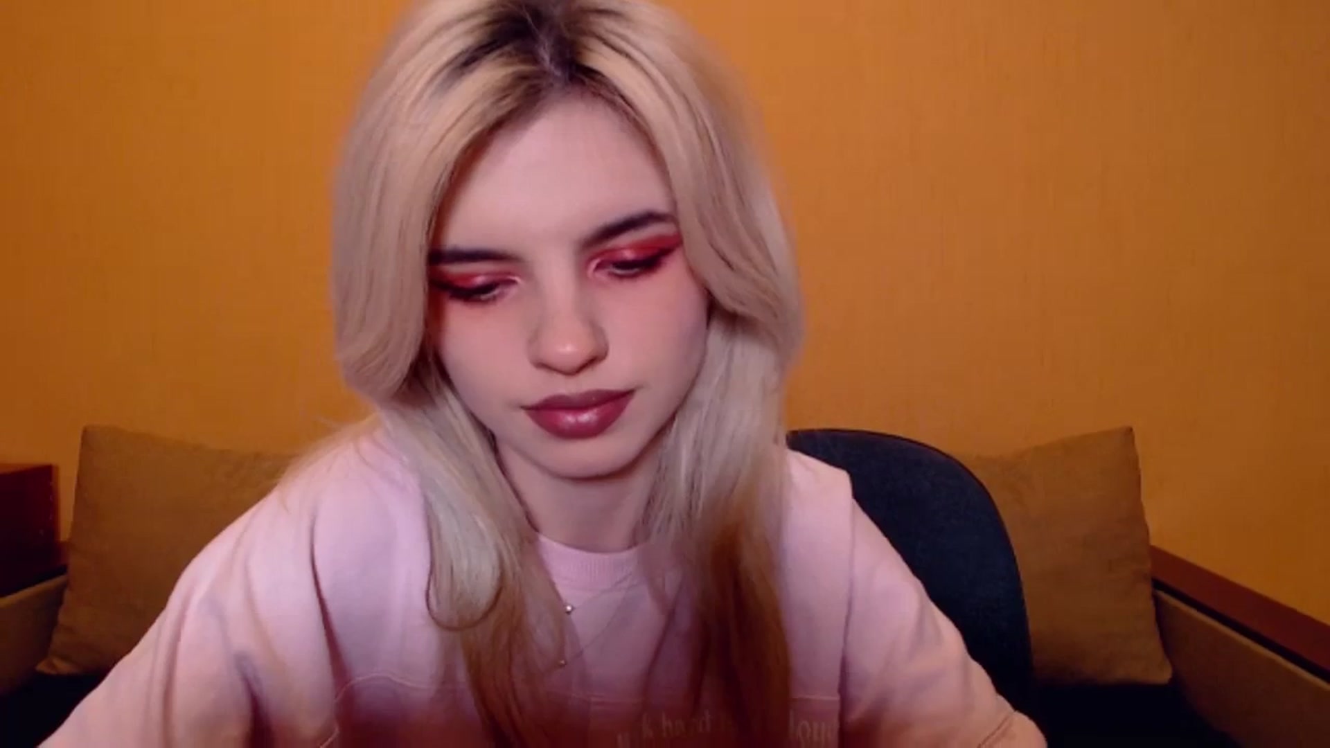 Gallery image thumbnail from Erineys's myfreecams stream on, 11/19/2023, 19:00 image 20 of 20