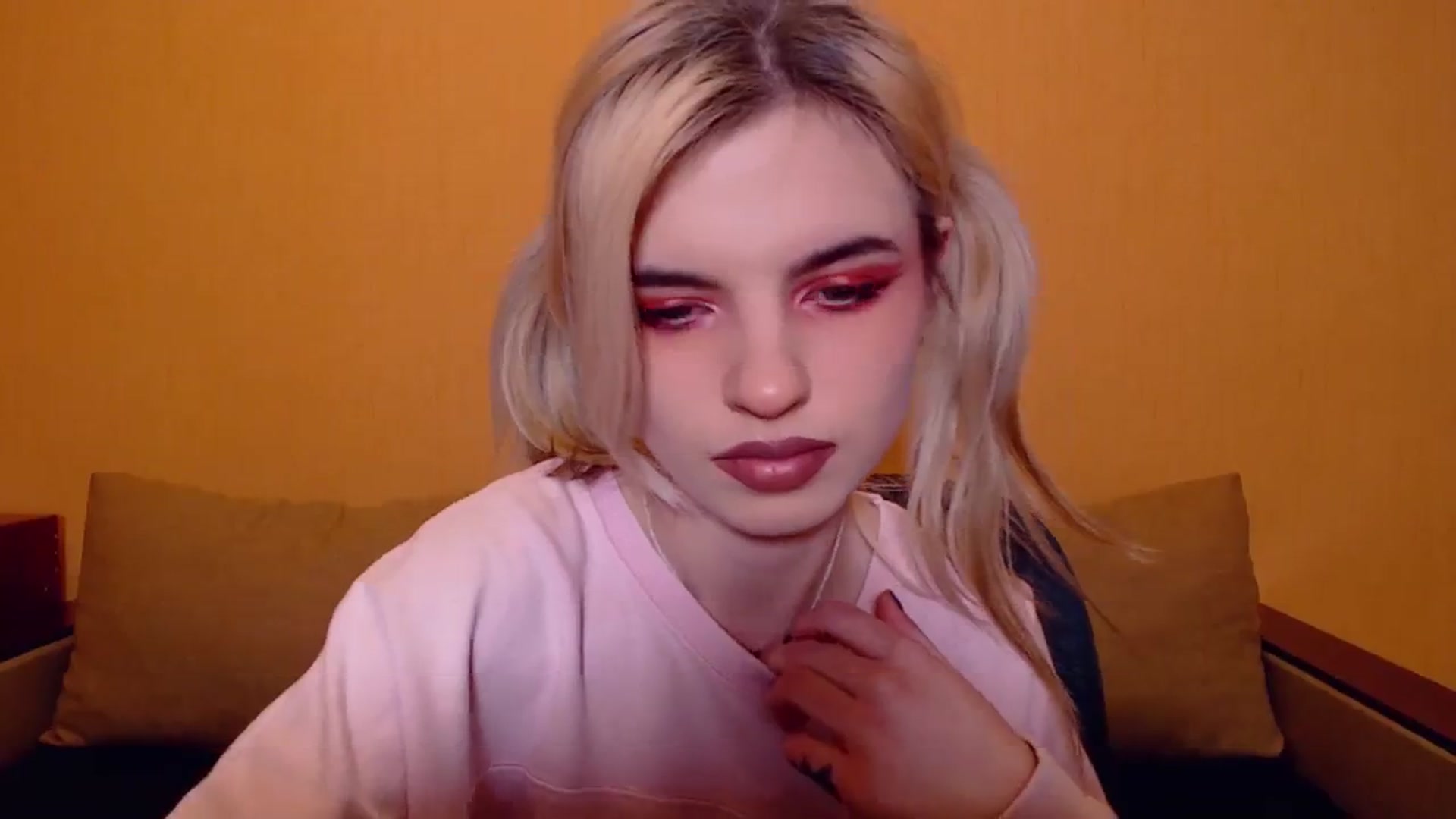 Gallery image thumbnail from Erineys's myfreecams stream on, 11/19/2023, 19:00 image 3 of 20