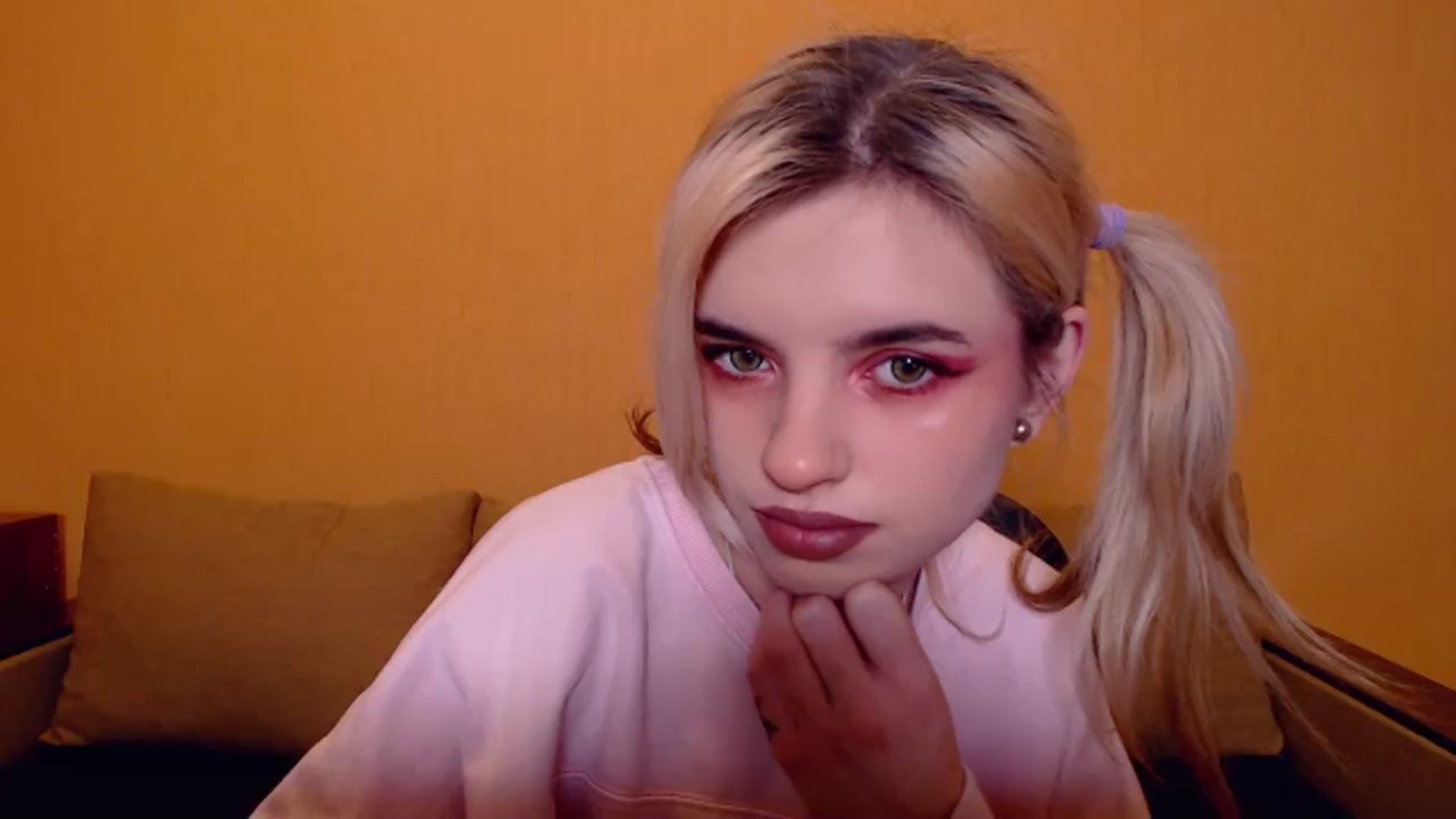 Gallery image thumbnail from Erineys's myfreecams stream on, 11/19/2023, 19:00 image 4 of 20