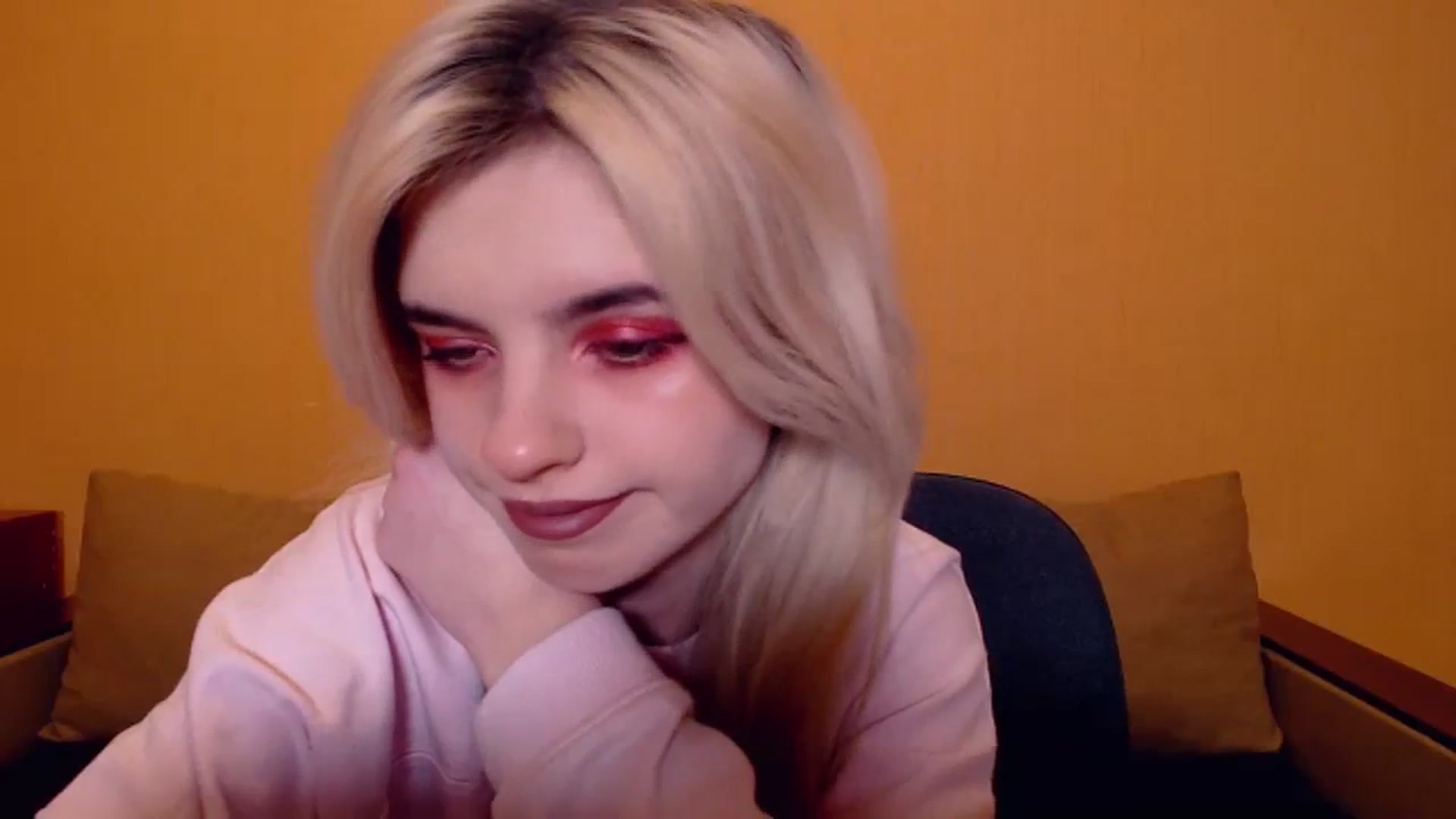 Gallery image thumbnail from Erineys's myfreecams stream on, 11/19/2023, 19:00 image 18 of 20