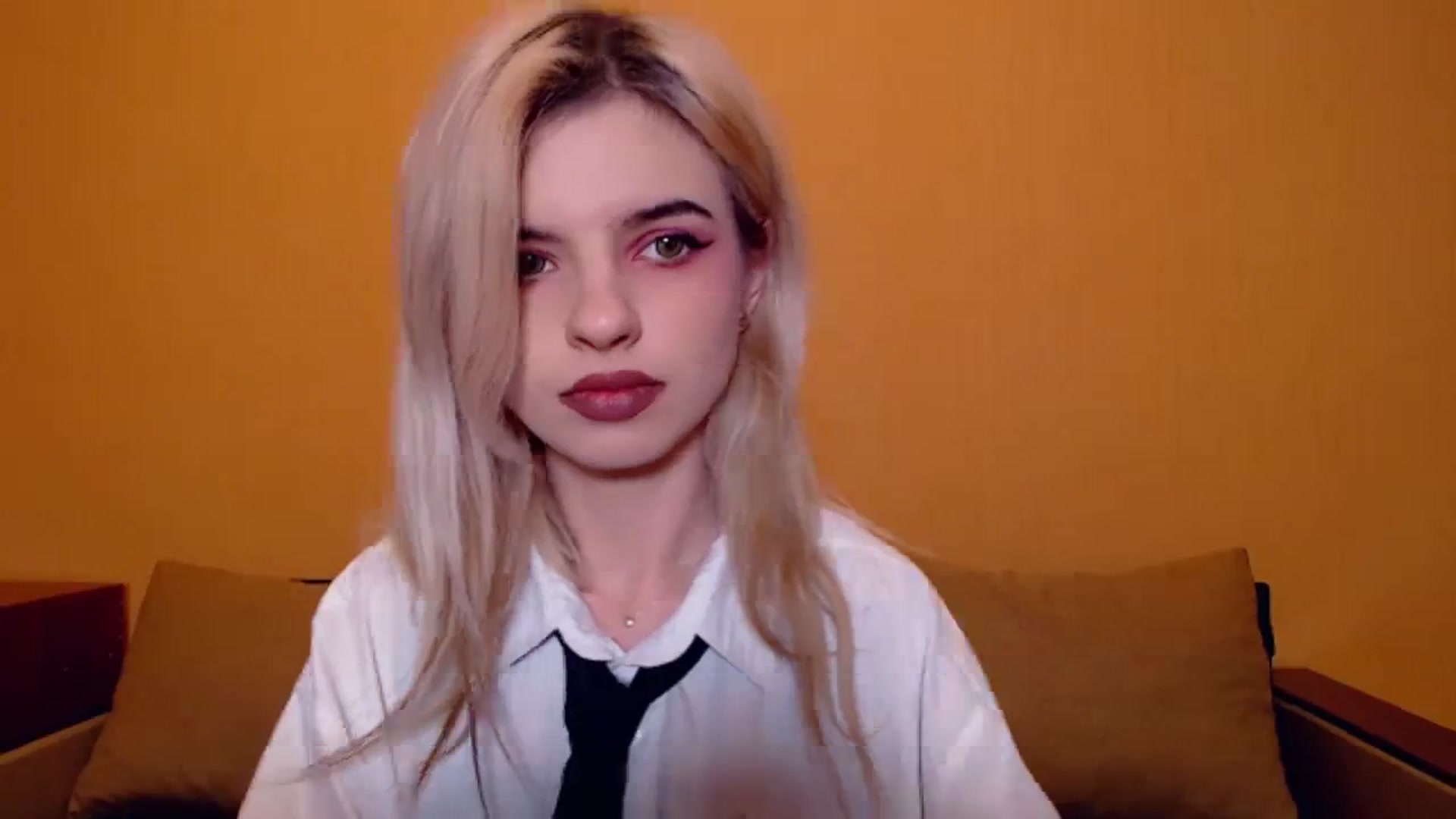 Gallery image thumbnail from Erineys's myfreecams stream on, 11/20/2023, 15:14 image 9 of 20