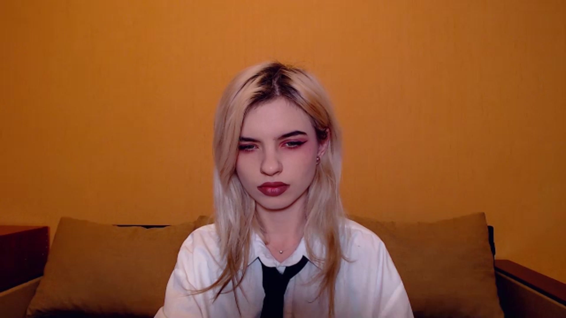 Gallery image thumbnail from Erineys's myfreecams stream on, 11/20/2023, 15:14 image 15 of 20