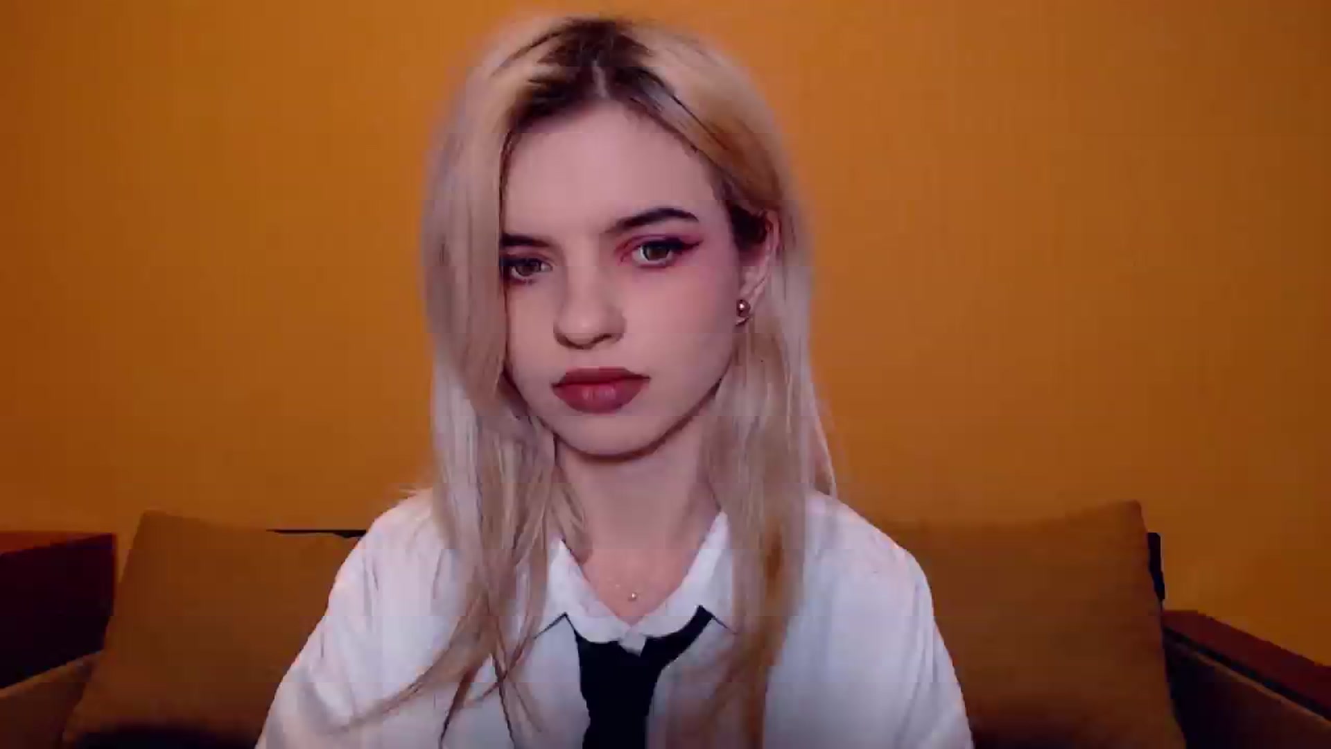 Gallery image thumbnail from Erineys's myfreecams stream on, 11/20/2023, 15:14 image 3 of 20