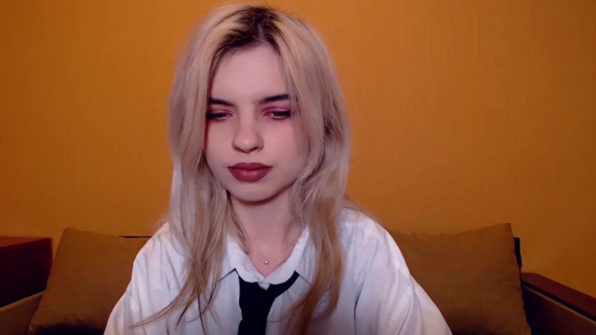 Gallery image thumbnail from Erineys's myfreecams stream on, 11/20/2023, 15:14 image 17 of 20