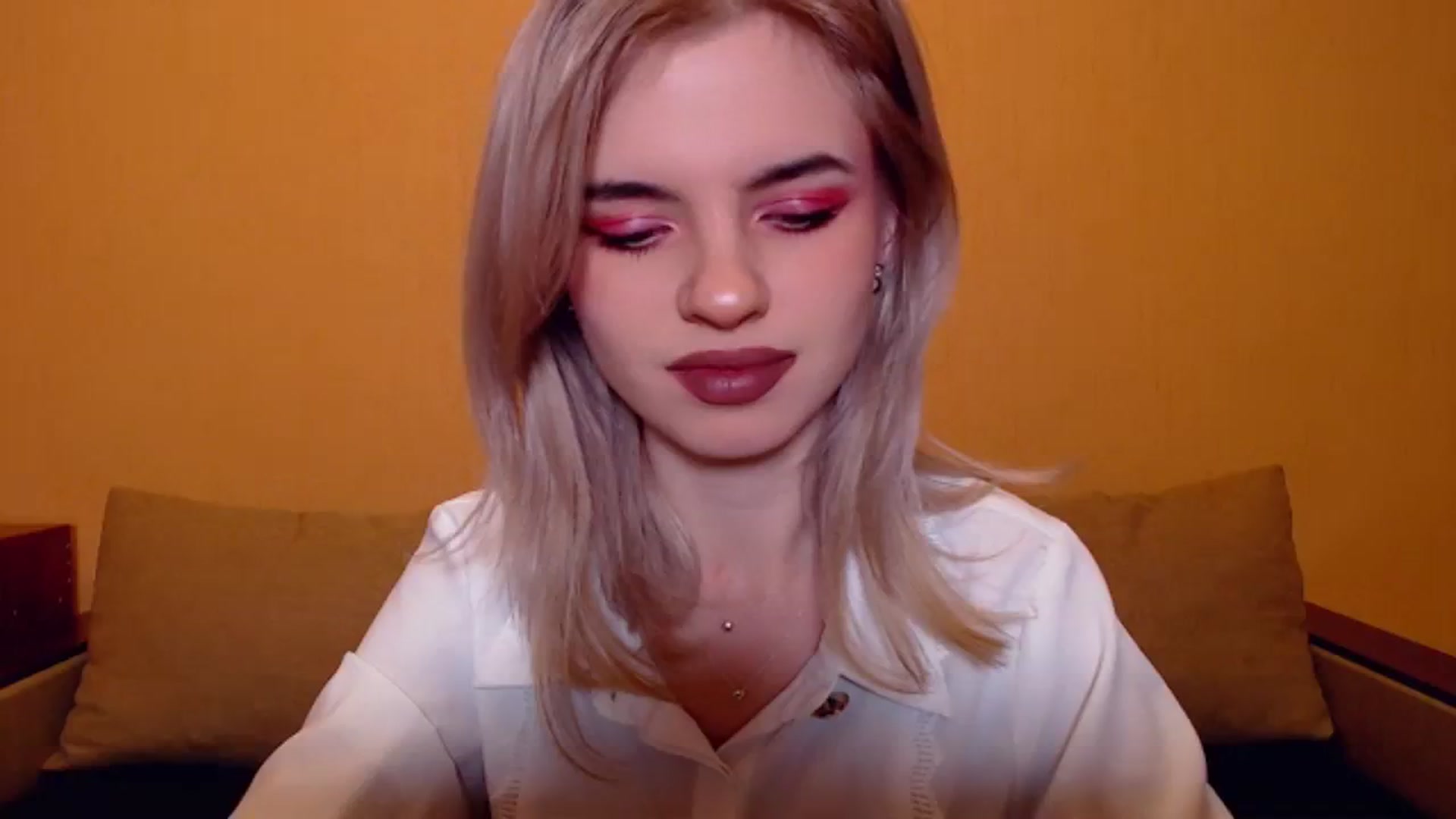 Gallery image thumbnail from Erineys's myfreecams stream on, 11/23/2023, 15:22 image 11 of 20